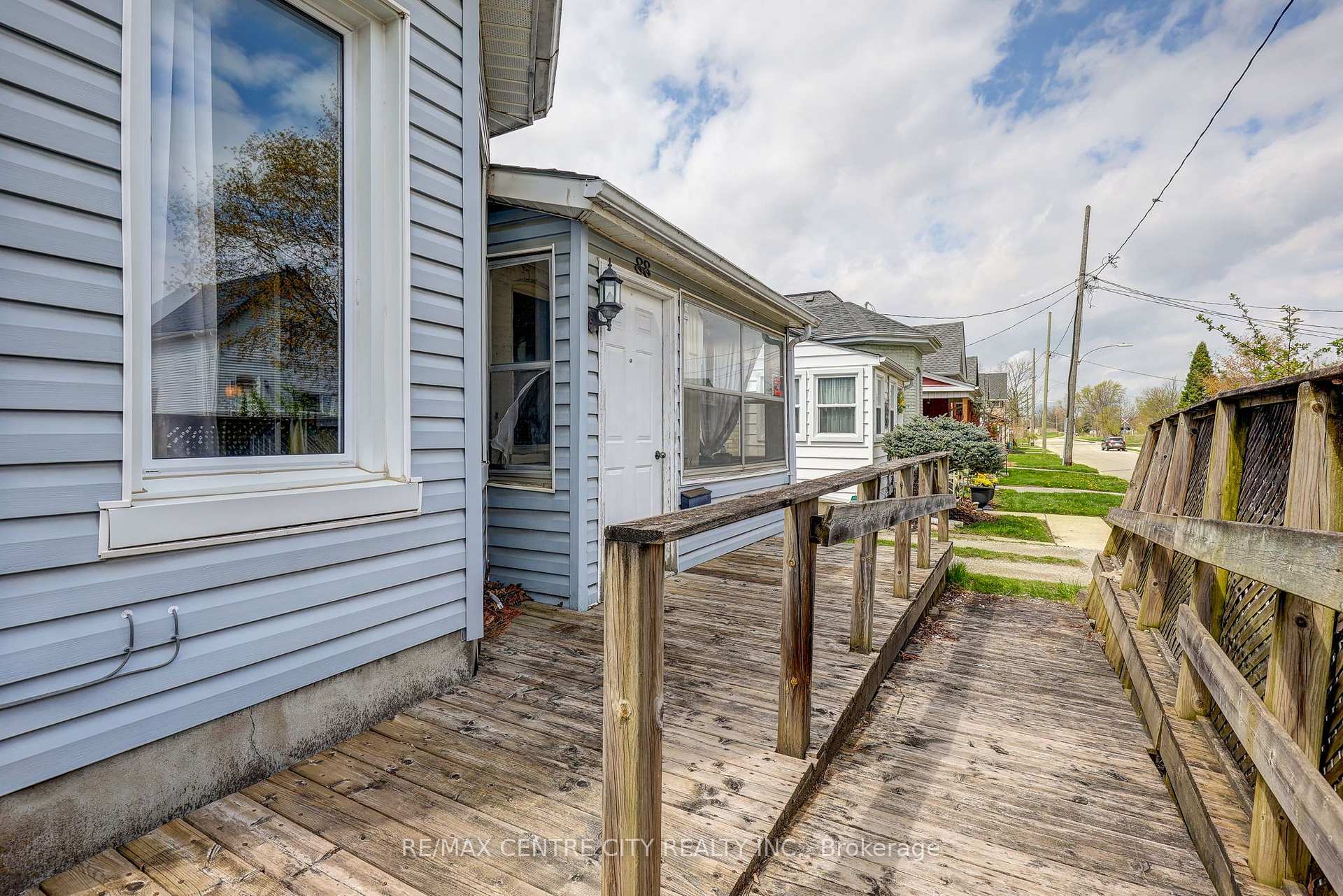 Photo 5 of 88 Flora Street, St. Thomas — HOMEH