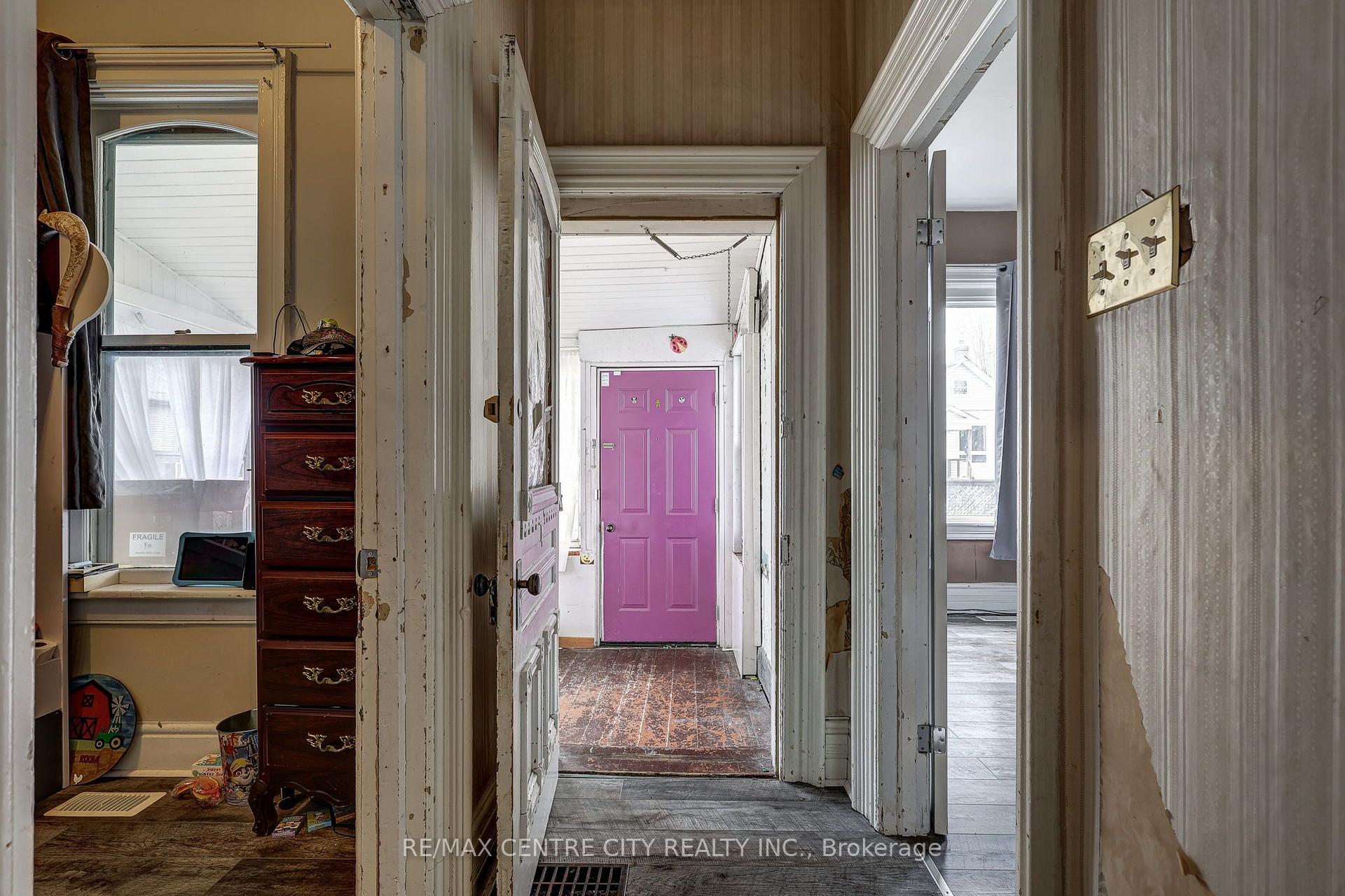 Photo 8 of 88 Flora Street, St. Thomas — HOMEH