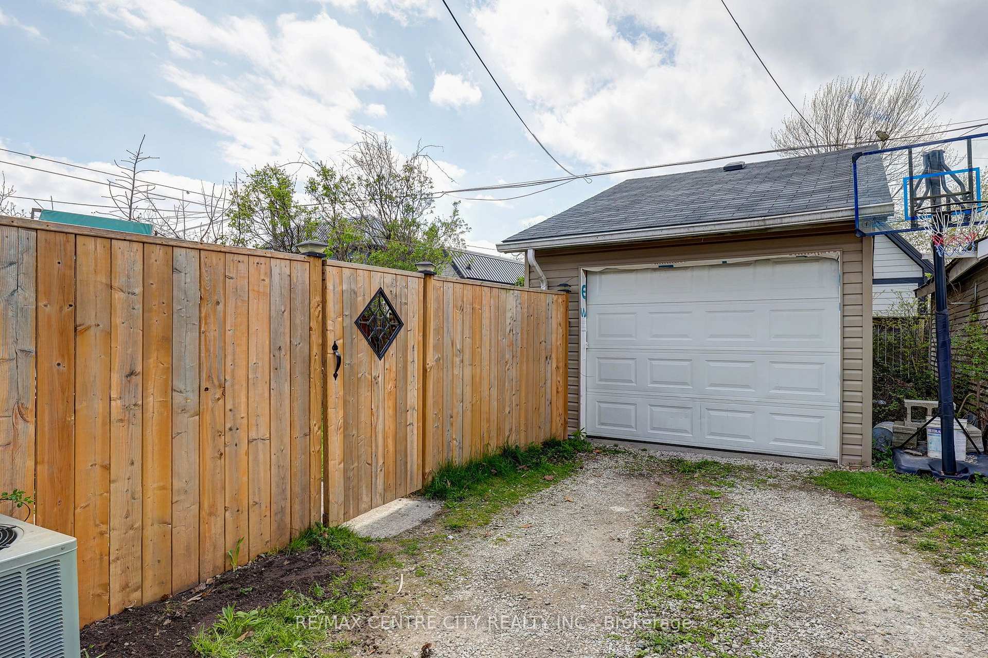 Photo 31 of 88 Flora Street, St. Thomas — HOMEH