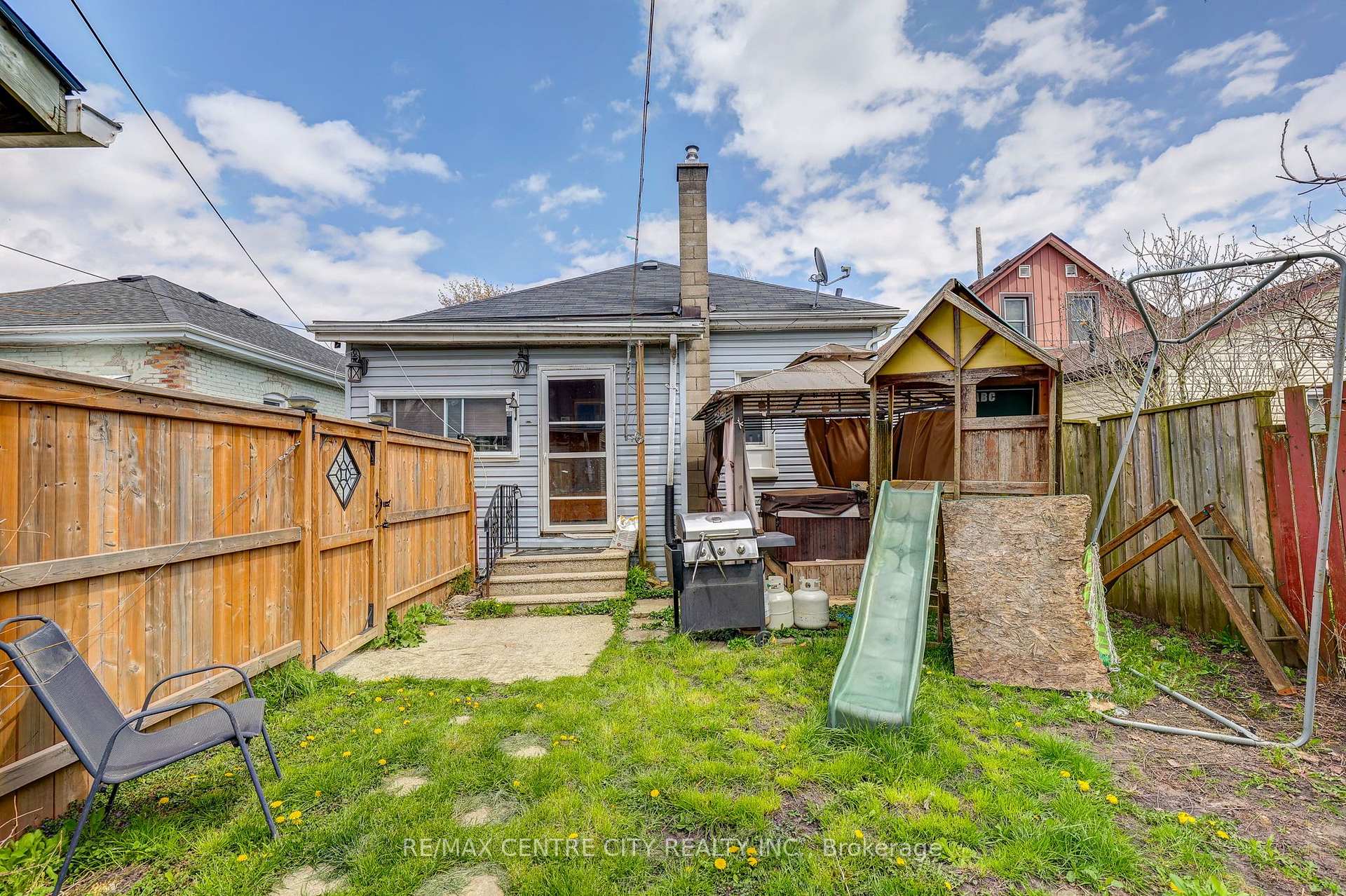 Photo 34 of 88 Flora Street, St. Thomas — HOMEH
