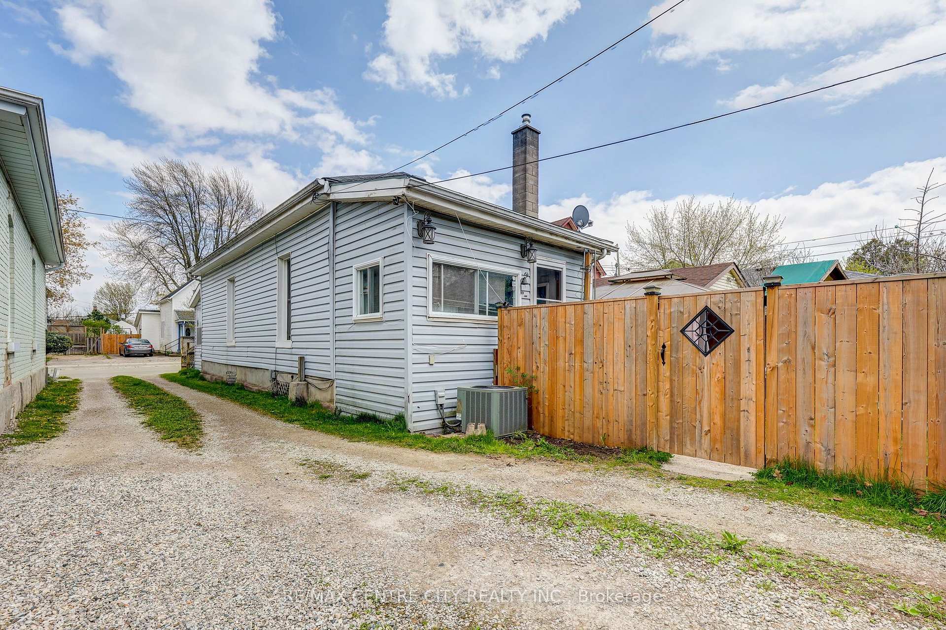 Photo 35 of 88 Flora Street, St. Thomas — HOMEH