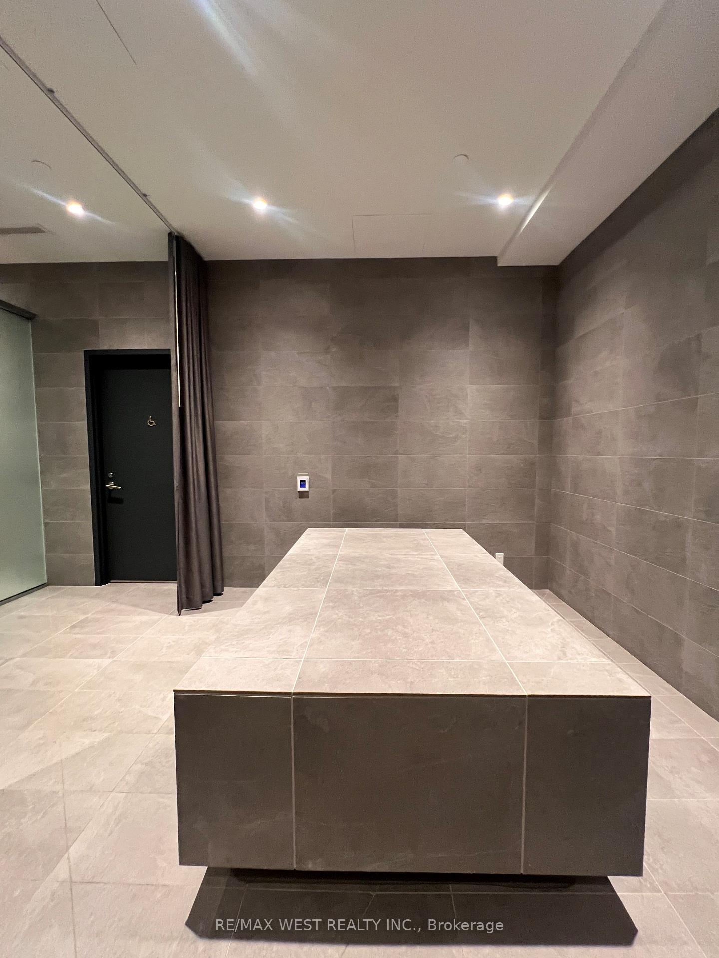 Photo 8 of Unit 1703, 39 Mary Street, Barrie, City Centre — HOMEH