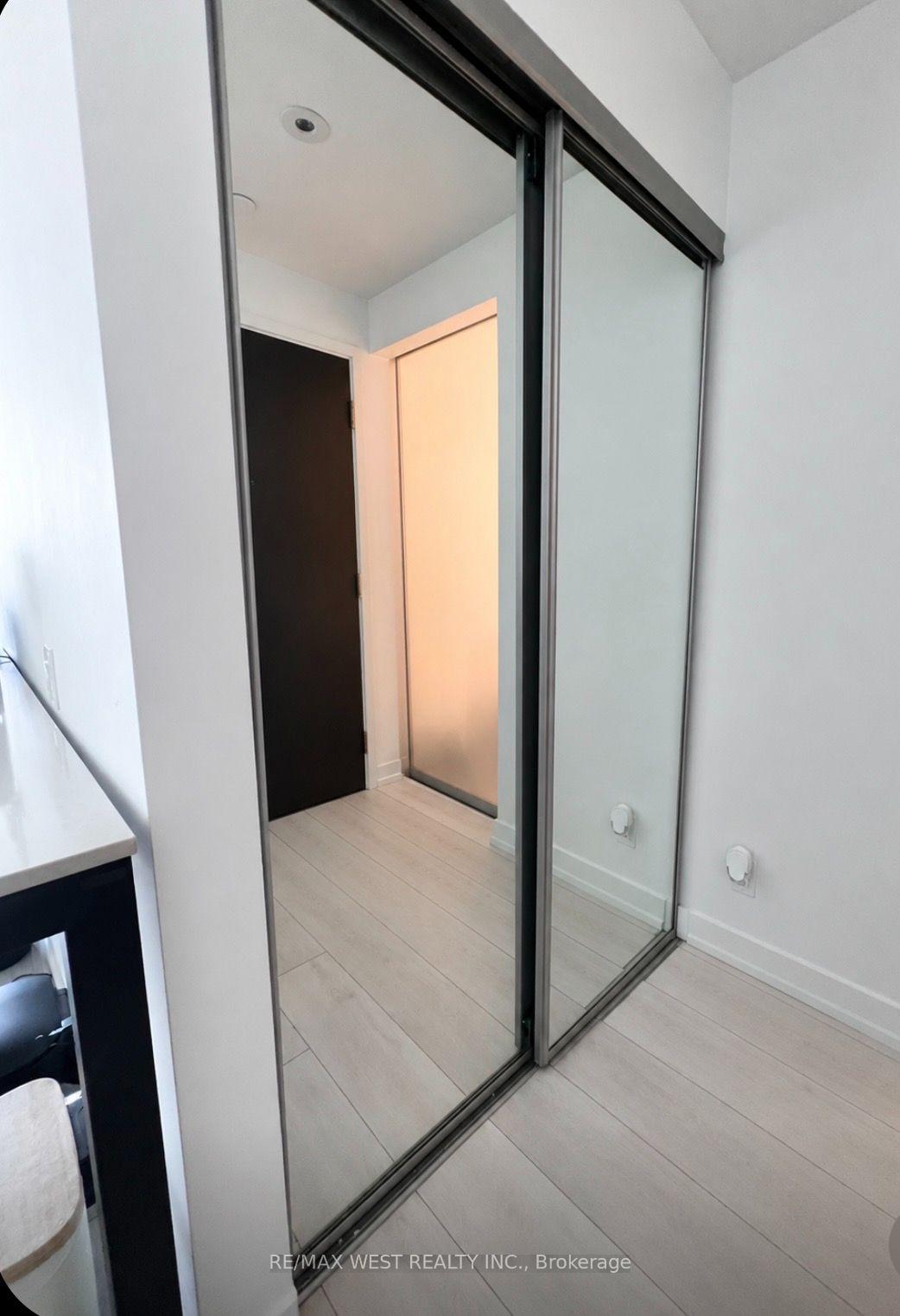 Photo 13 of Unit 1703, 39 Mary Street, Barrie, City Centre — HOMEH