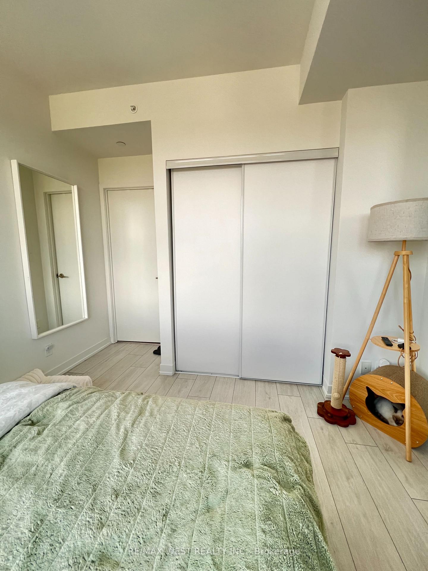 Photo 16 of Unit 1703, 39 Mary Street, Barrie, City Centre — HOMEH