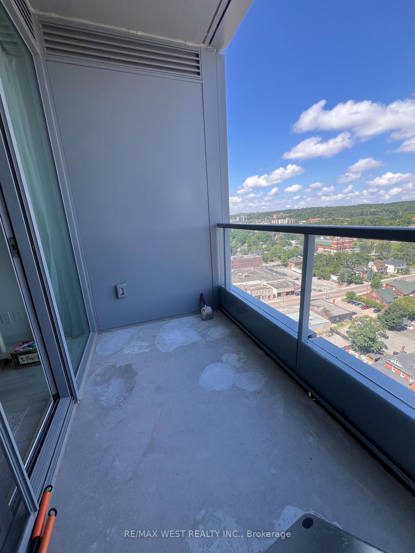 Photo 21 of Unit 1703, 39 Mary Street, Barrie, City Centre — HOMEH