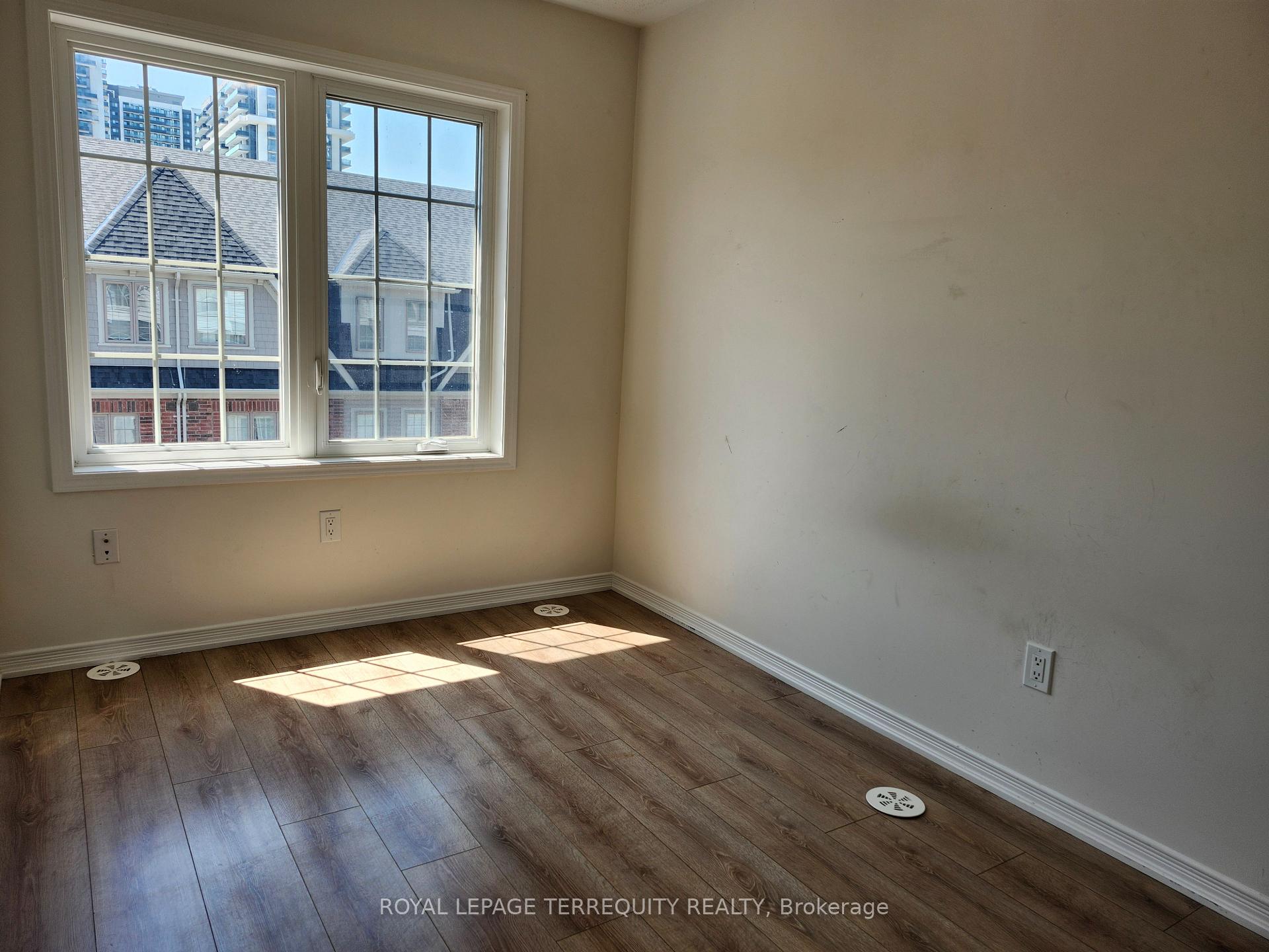 Photo 19 of Unit 115, 2551 Barbarolli Path, Oshawa, Windfields — HOMEH