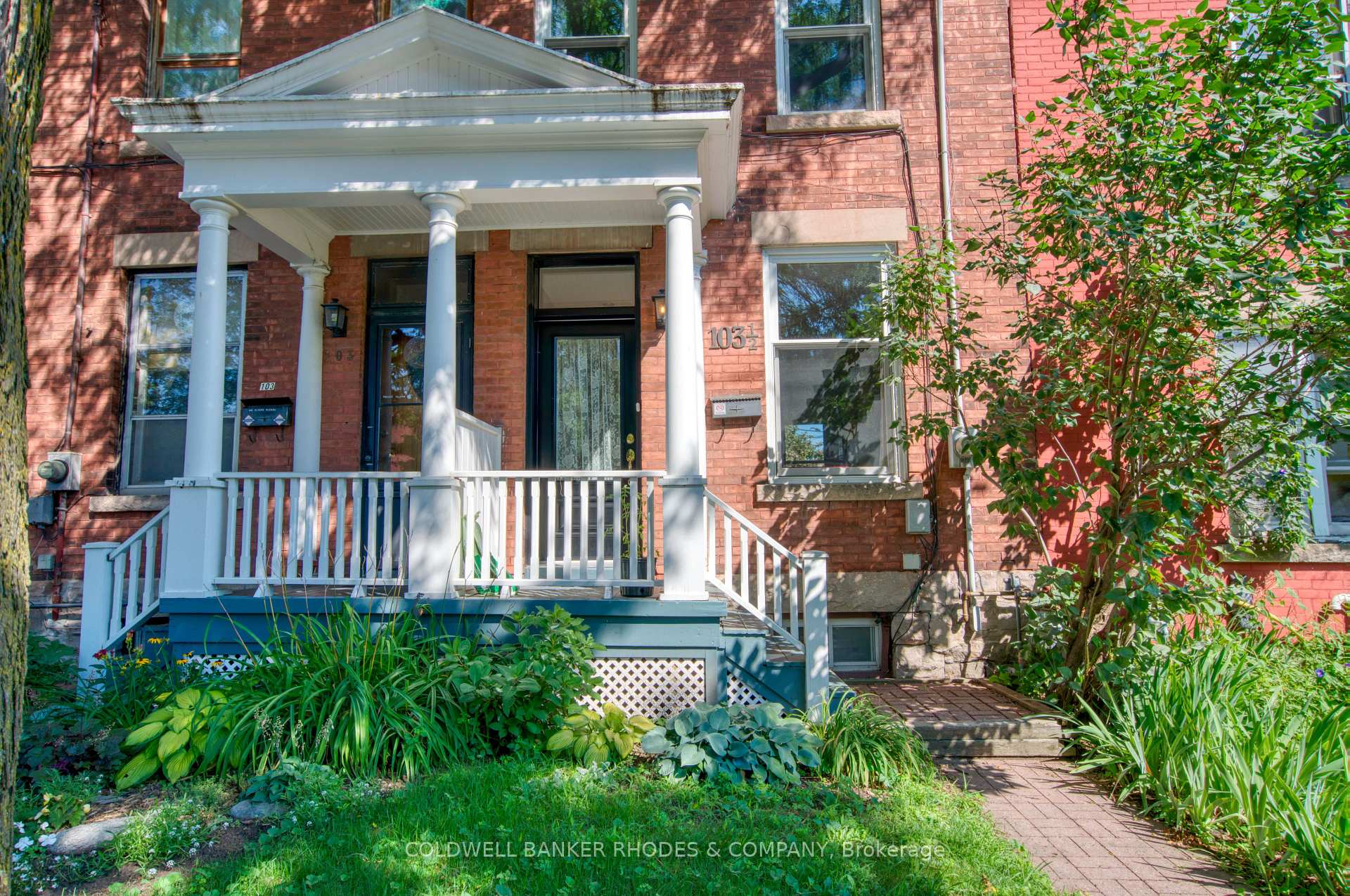 Photo 2 of 103 1/2 Guigues Avenue, Ottawa, Lower Town/Byward Market — HOMEH