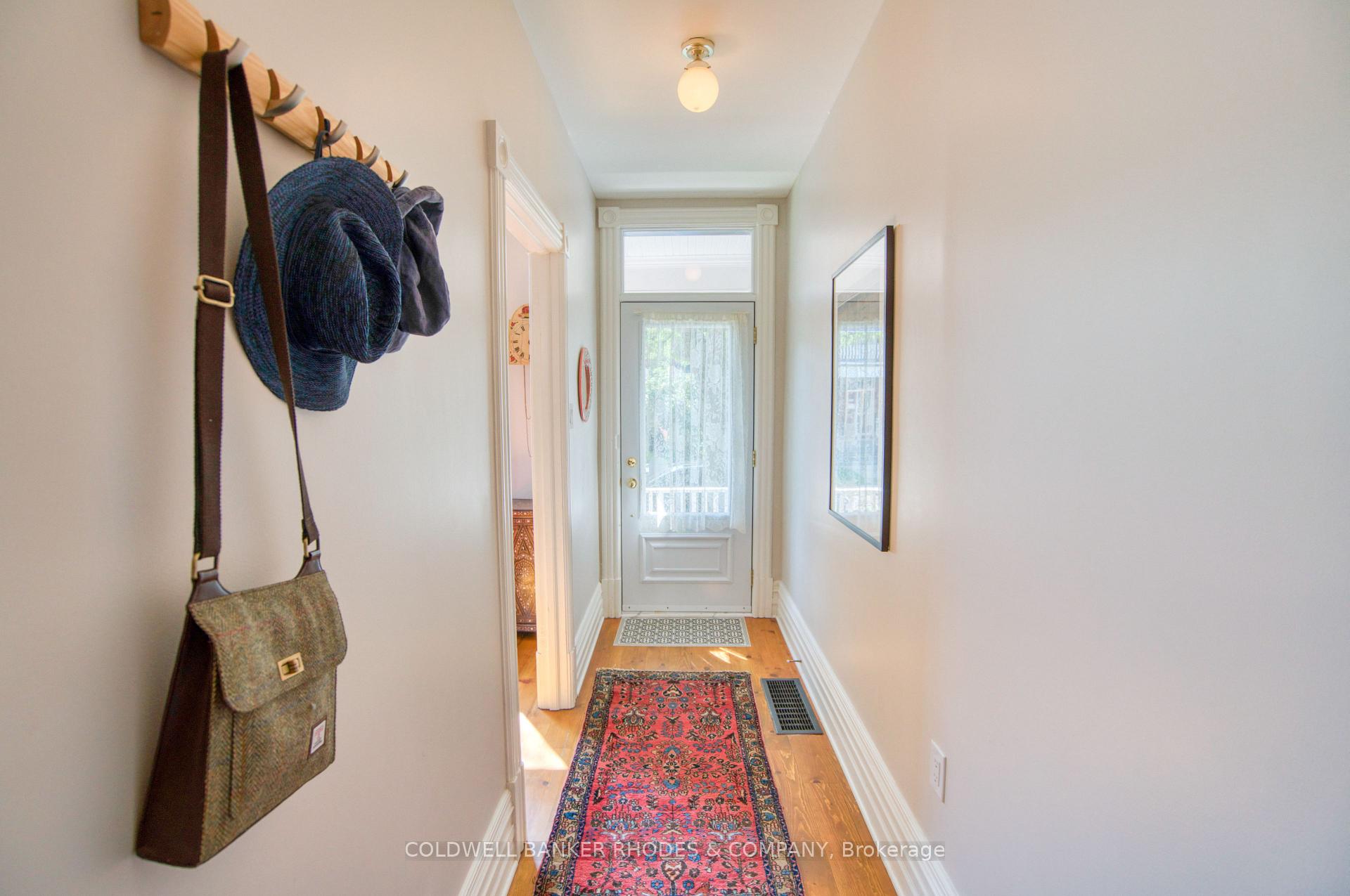 Photo 3 of 103 1/2 Guigues Avenue, Ottawa, Lower Town/Byward Market — HOMEH
