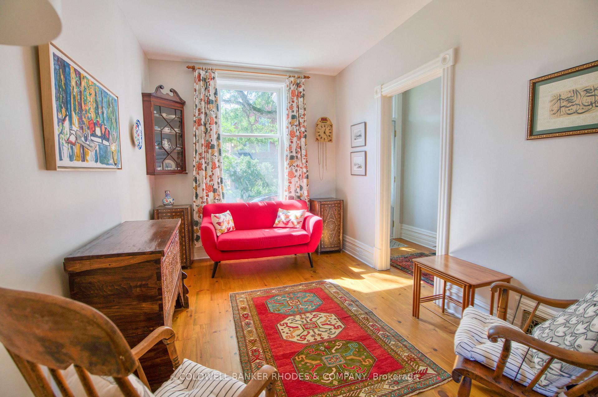 Photo 4 of 103 1/2 Guigues Avenue, Ottawa, Lower Town/Byward Market — HOMEH