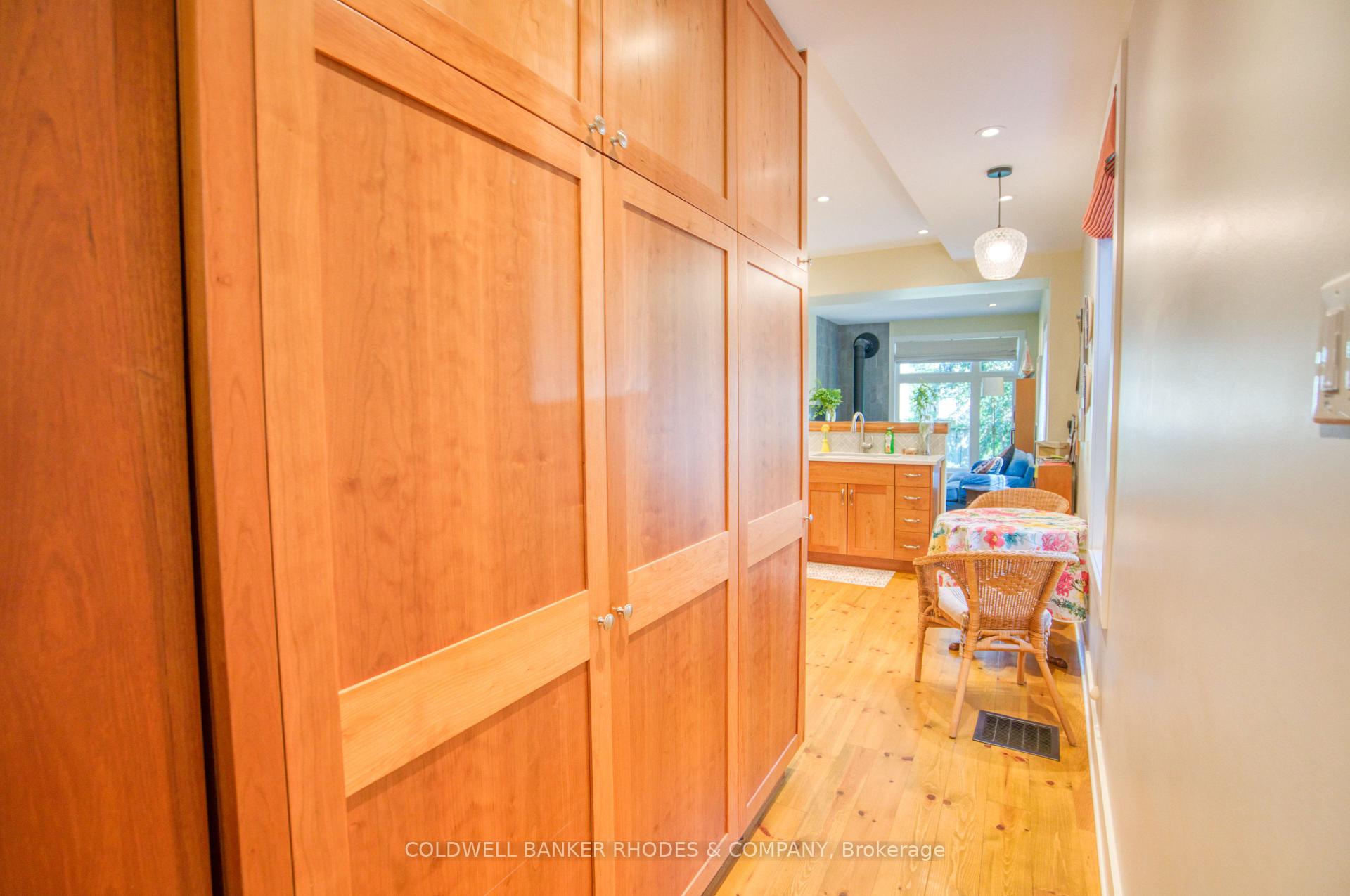 Photo 10 of 103 1/2 Guigues Avenue, Ottawa, Lower Town/Byward Market — HOMEH