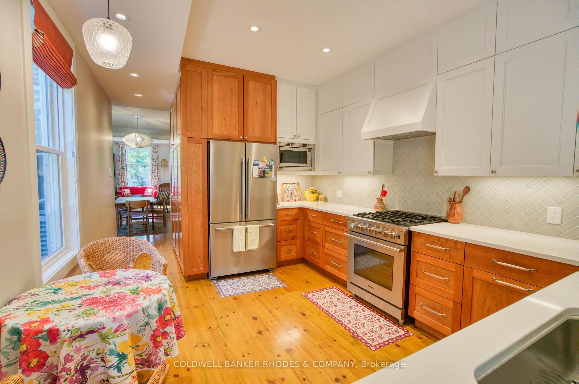 Photo 12 of 103 1/2 Guigues Avenue, Ottawa, Lower Town/Byward Market — HOMEH
