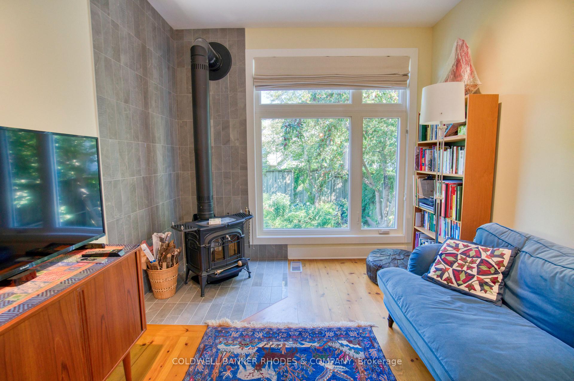 Photo 14 of 103 1/2 Guigues Avenue, Ottawa, Lower Town/Byward Market — HOMEH