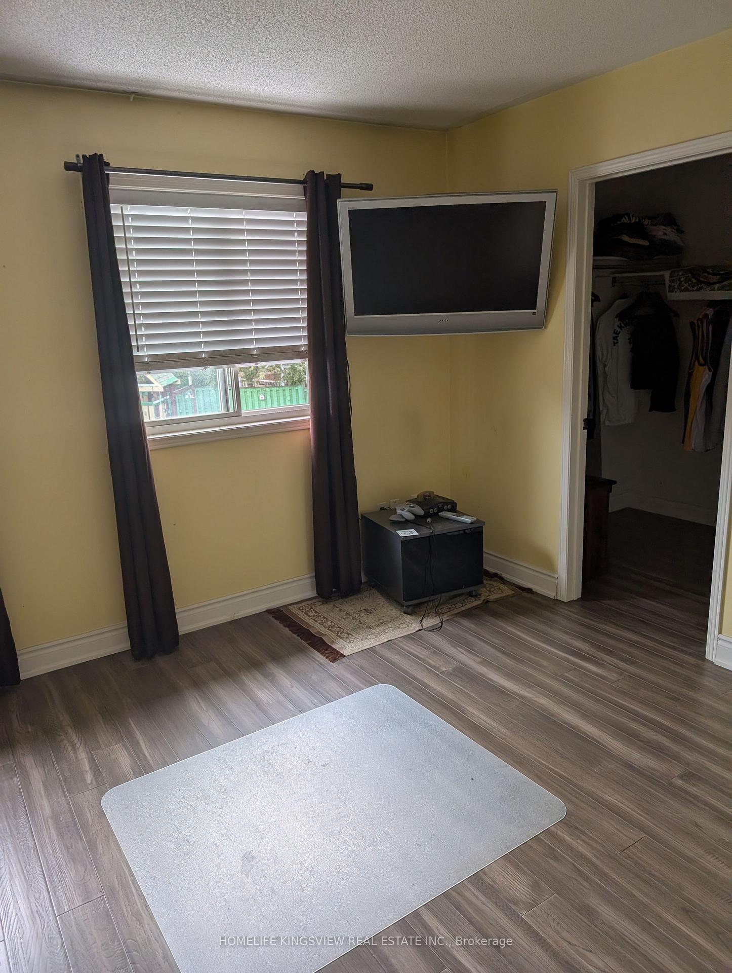 Photo 11 of 24 Farthingale Crescent, Brampton, Fletcher's Meadow — HOMEH