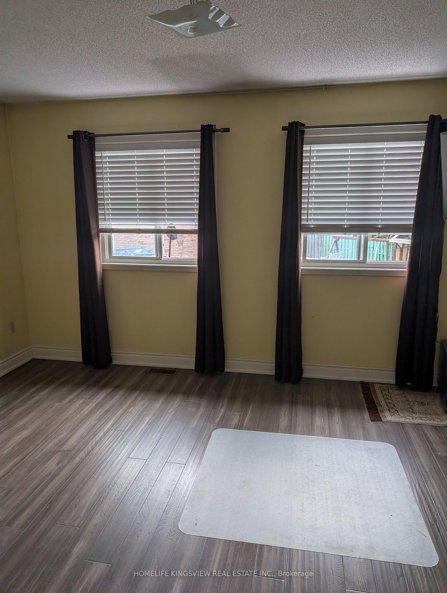 Photo 12 of 24 Farthingale Crescent, Brampton, Fletcher's Meadow — HOMEH