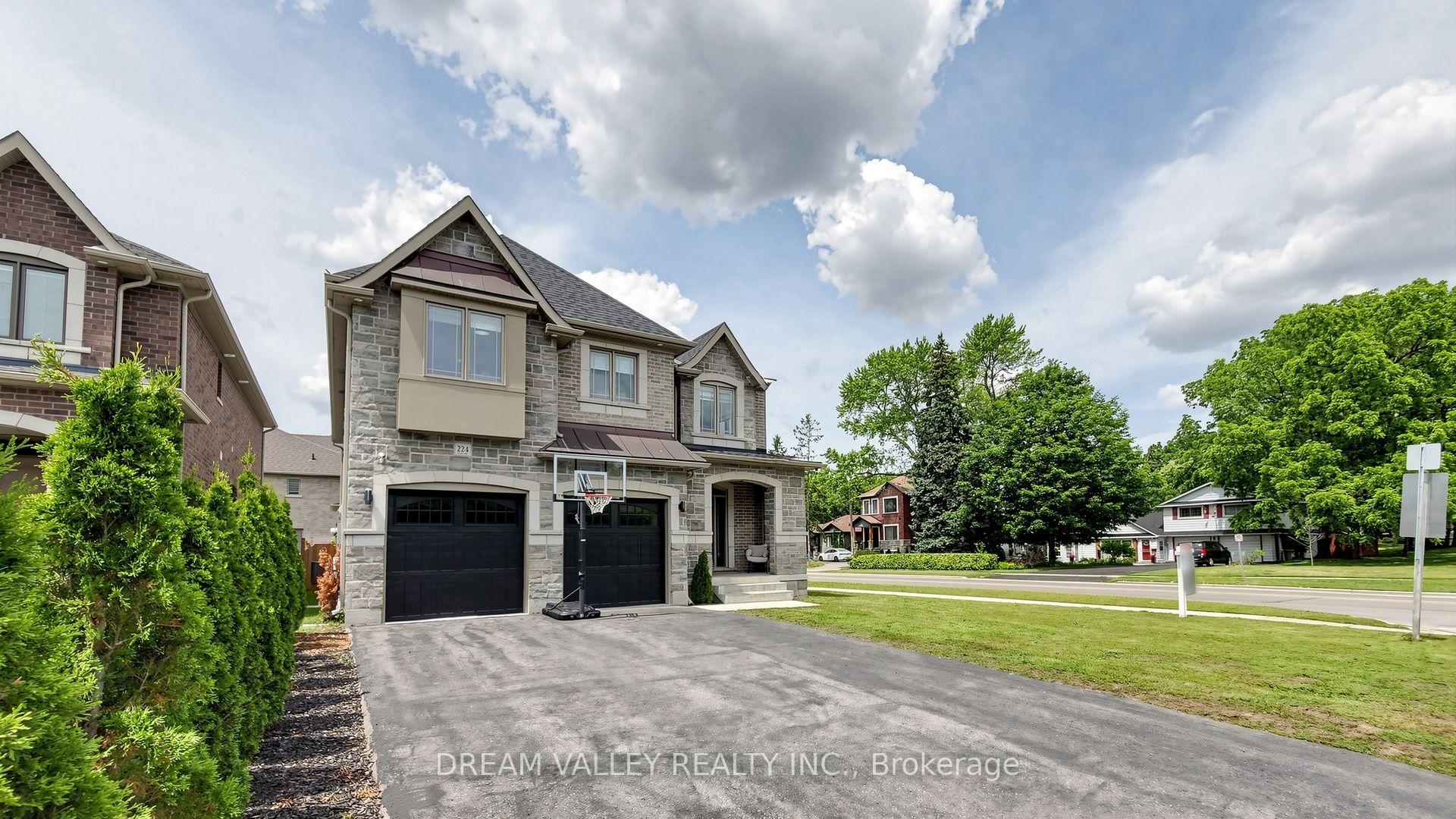 Photo 4 of 224 Severn St Street, Oshawa, McLaughlin — HOMEH