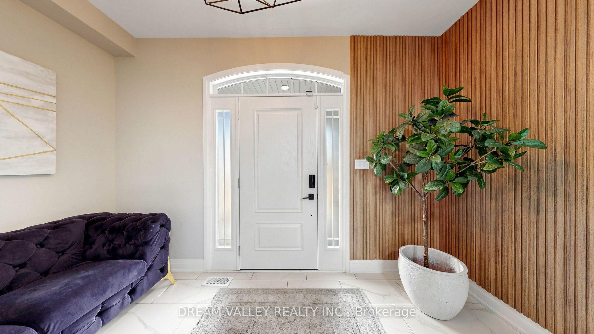 Photo 6 of 224 Severn St Street, Oshawa, McLaughlin — HOMEH