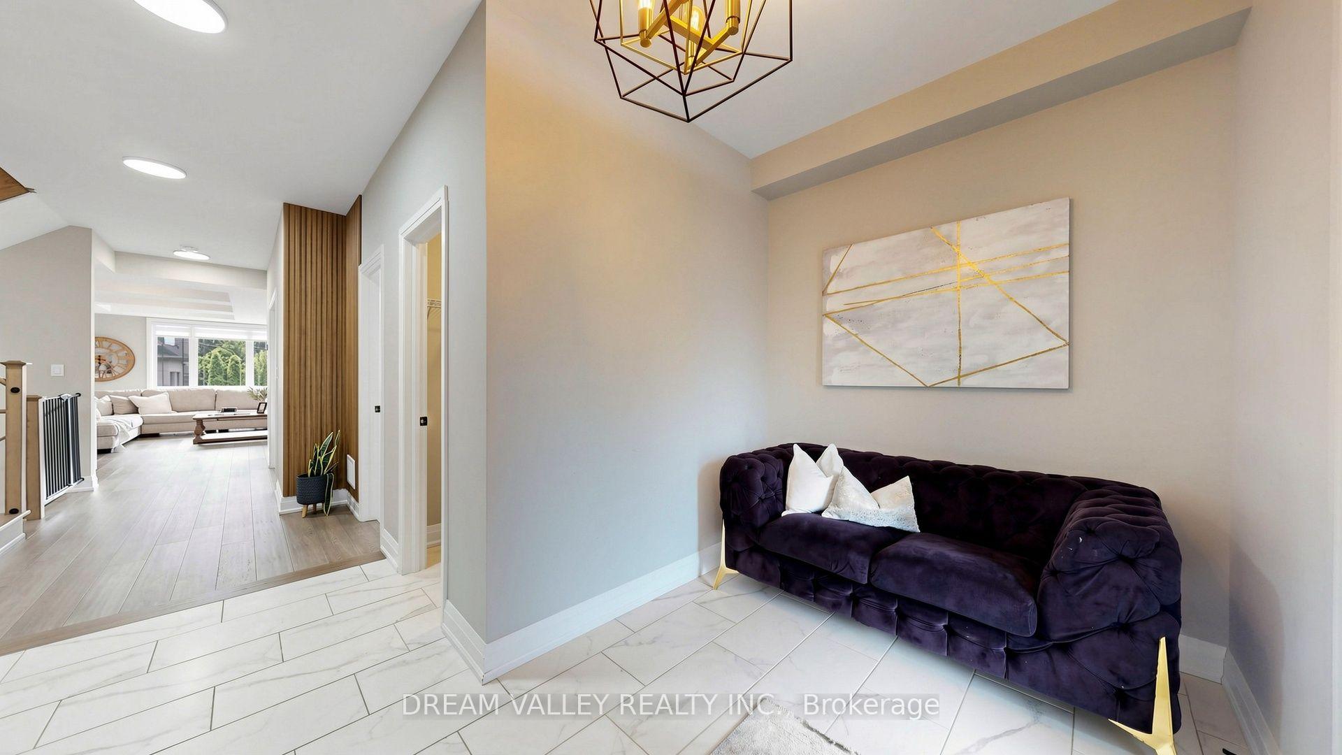 Photo 7 of 224 Severn St Street, Oshawa, McLaughlin — HOMEH