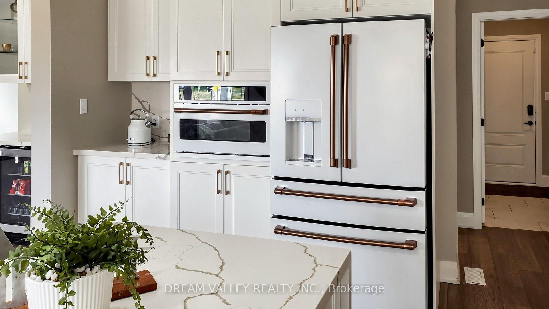 Photo 16 of 224 Severn St Street, Oshawa, McLaughlin — HOMEH