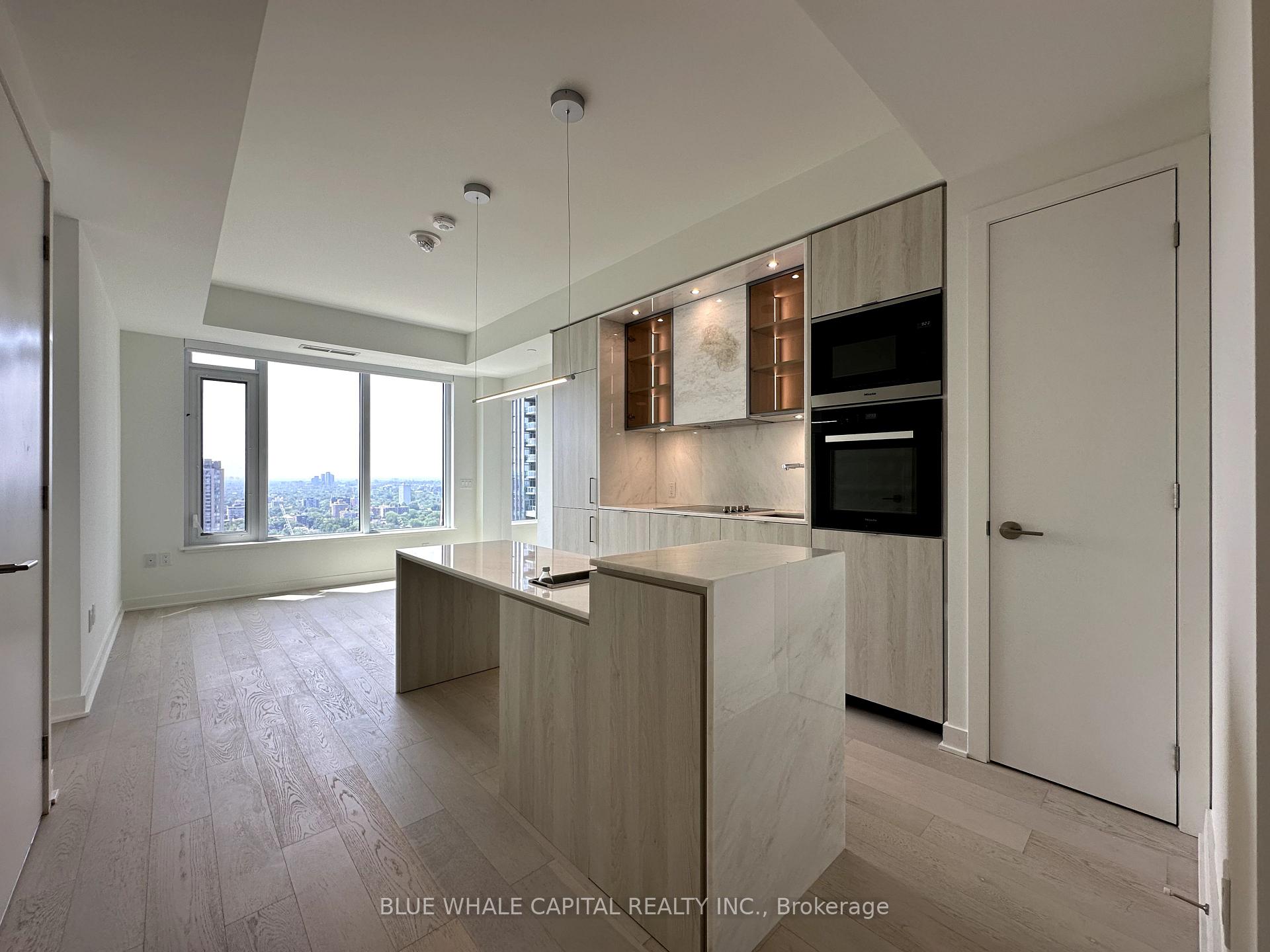 Front of Unit 2512, 11 Yorkville Avenue