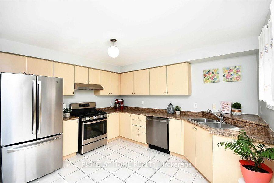 Photo 12 of Unit UPPER, 33 Schooner Drive, Brampton, Fletcher's Meadow — HOMEH