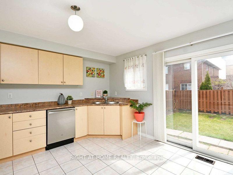 Photo 13 of Unit UPPER, 33 Schooner Drive, Brampton, Fletcher's Meadow — HOMEH