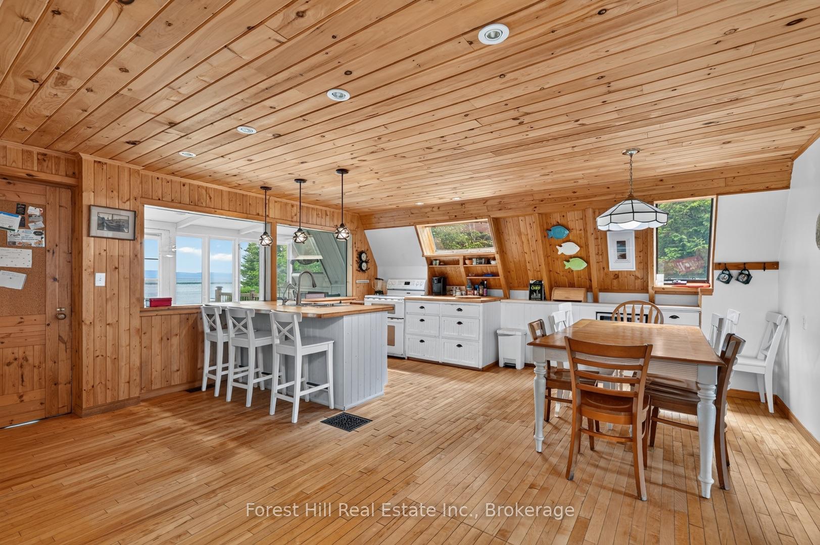 Photo 10 of 388 Crescent Road, Strong — HOMEH