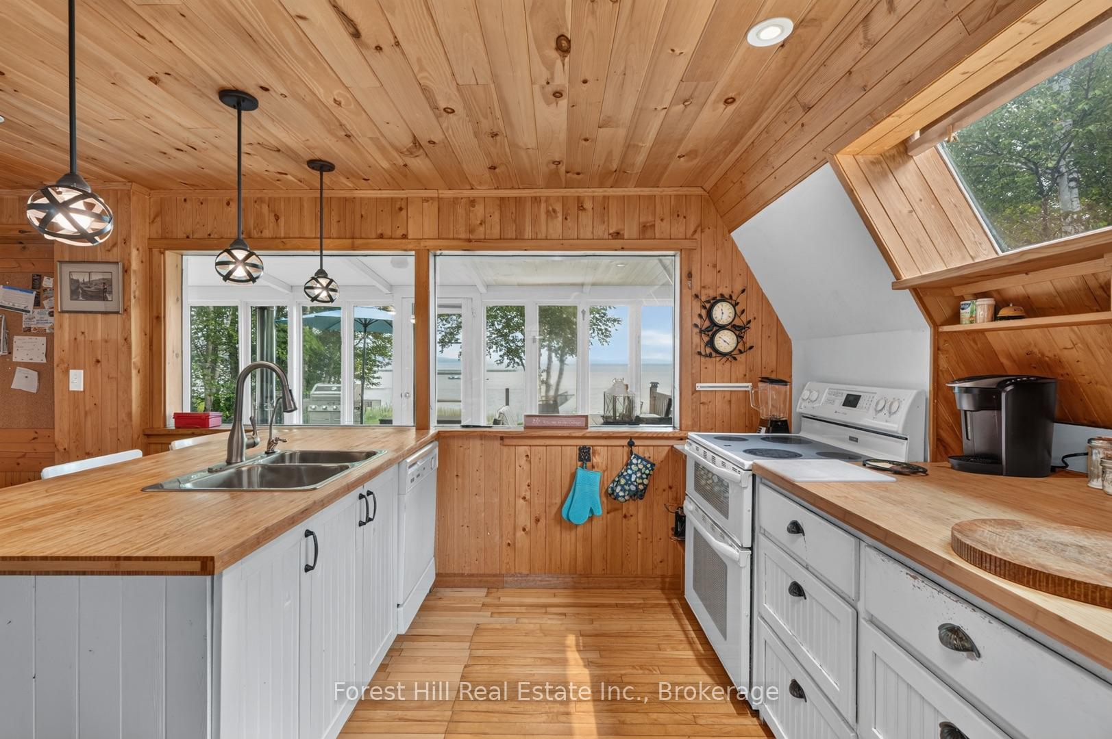 Photo 12 of 388 Crescent Road, Strong — HOMEH