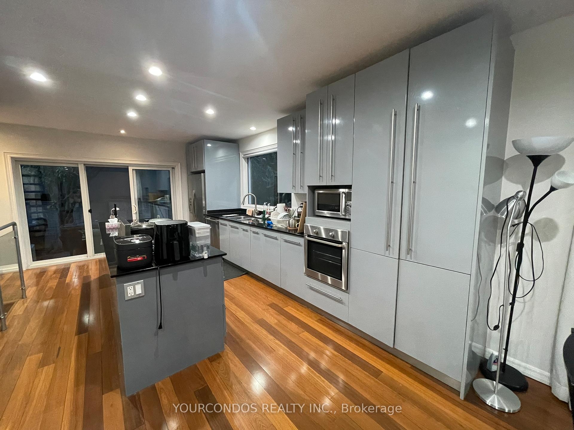 Photo 11 of Unit Upper A & B, 193 Brunswick Avenue, Toronto, University — HOMEH