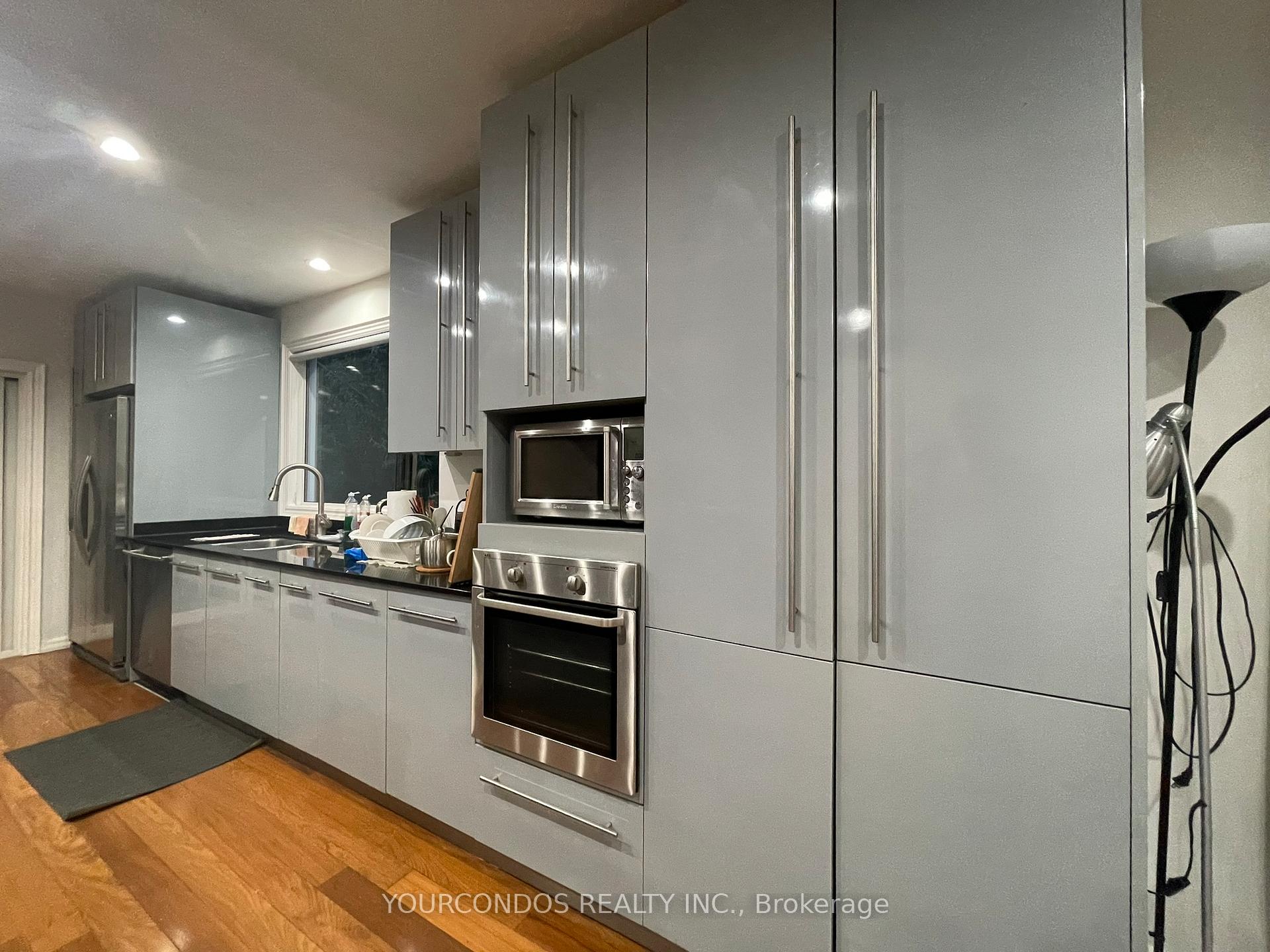 Photo 12 of Unit Upper A & B, 193 Brunswick Avenue, Toronto, University — HOMEH