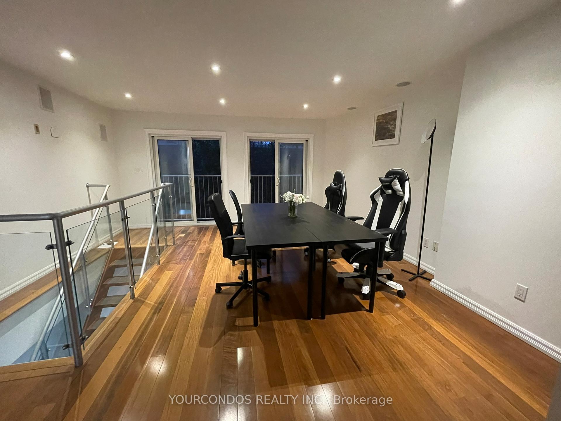 Photo 17 of Unit Upper A & B, 193 Brunswick Avenue, Toronto, University — HOMEH