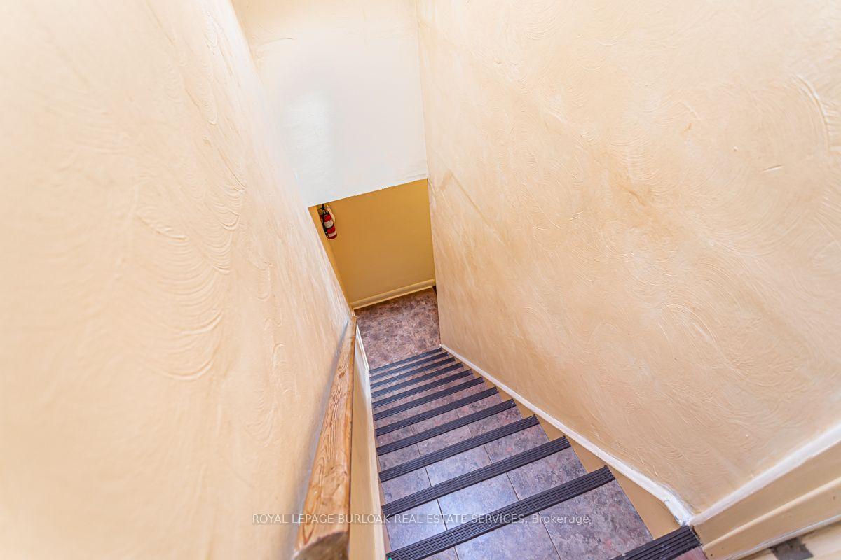 Photo 4 of Unit 2, 718 Ross Street, Burlington, Brant — HOMEH