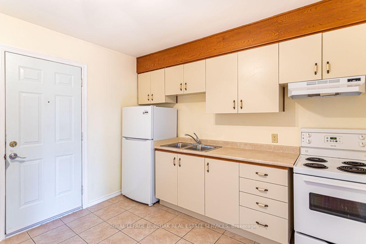 Photo 9 of Unit 2, 718 Ross Street, Burlington, Brant — HOMEH