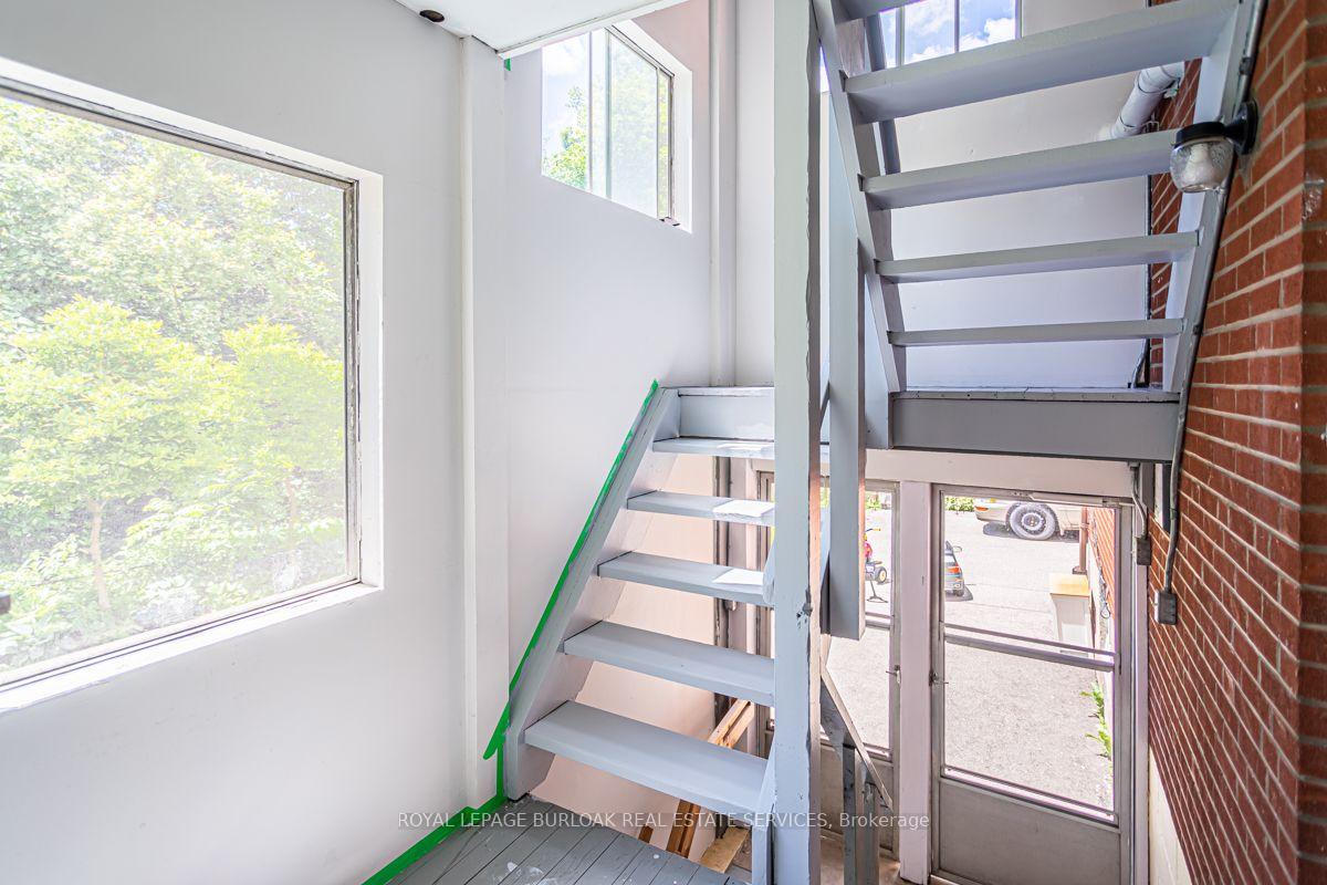 Photo 22 of Unit 2, 718 Ross Street, Burlington, Brant — HOMEH