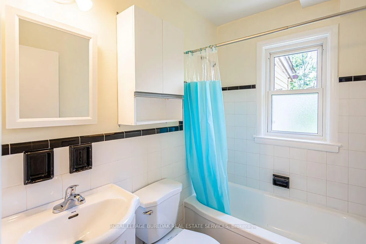 Photo 20 of Unit 2, 718 Ross Street, Burlington, Brant — HOMEH