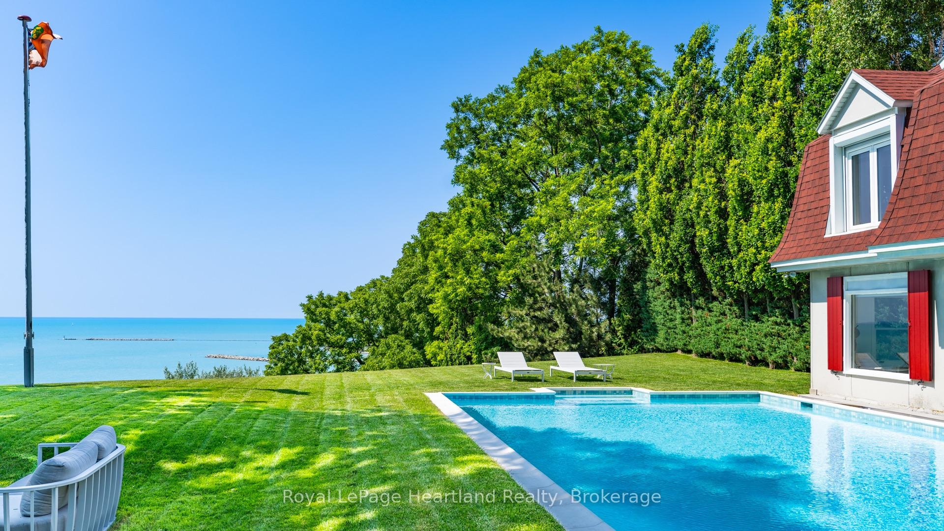 Photo 6 of 284 Elgin Avenue W, Goderich, Goderich (Town) — HOMEH