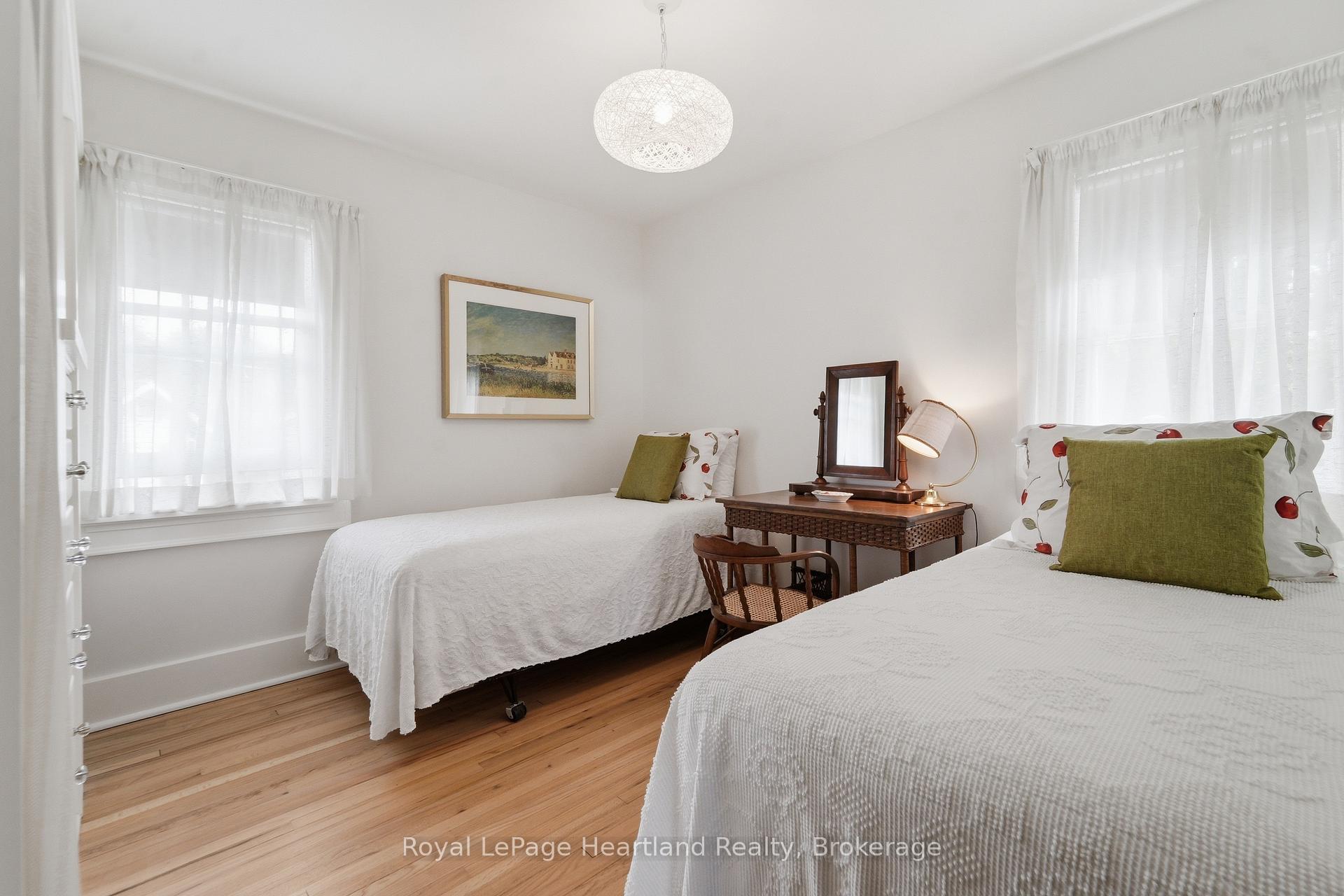 Photo 20 of 284 Elgin Avenue W, Goderich, Goderich (Town) — HOMEH