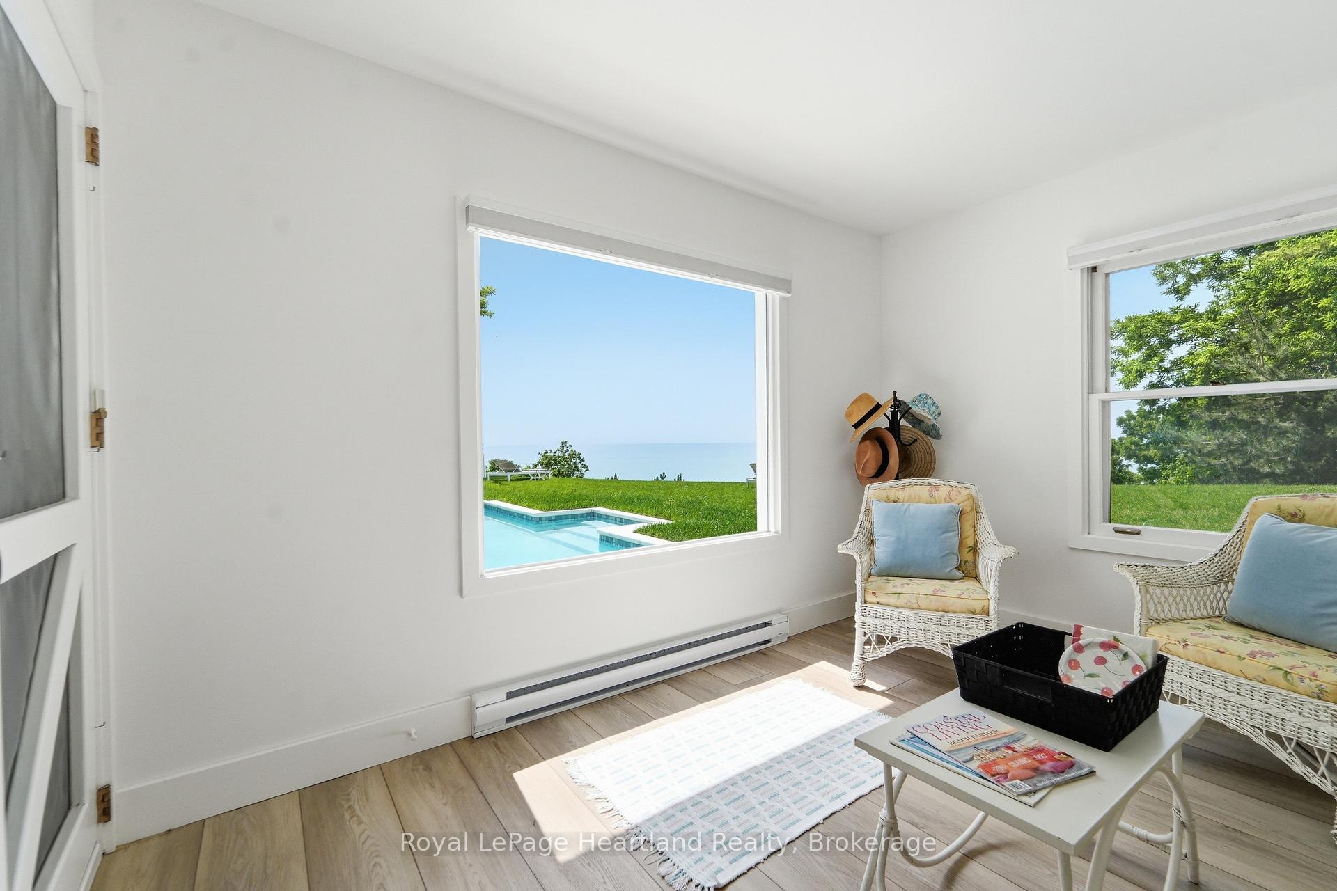 Photo 28 of 284 Elgin Avenue W, Goderich, Goderich (Town) — HOMEH