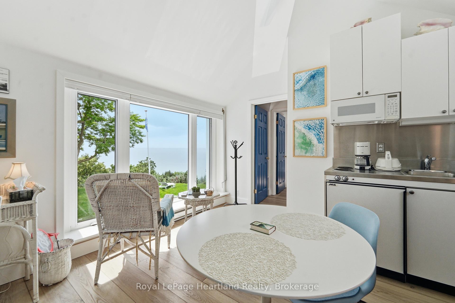 Photo 30 of 284 Elgin Avenue W, Goderich, Goderich (Town) — HOMEH