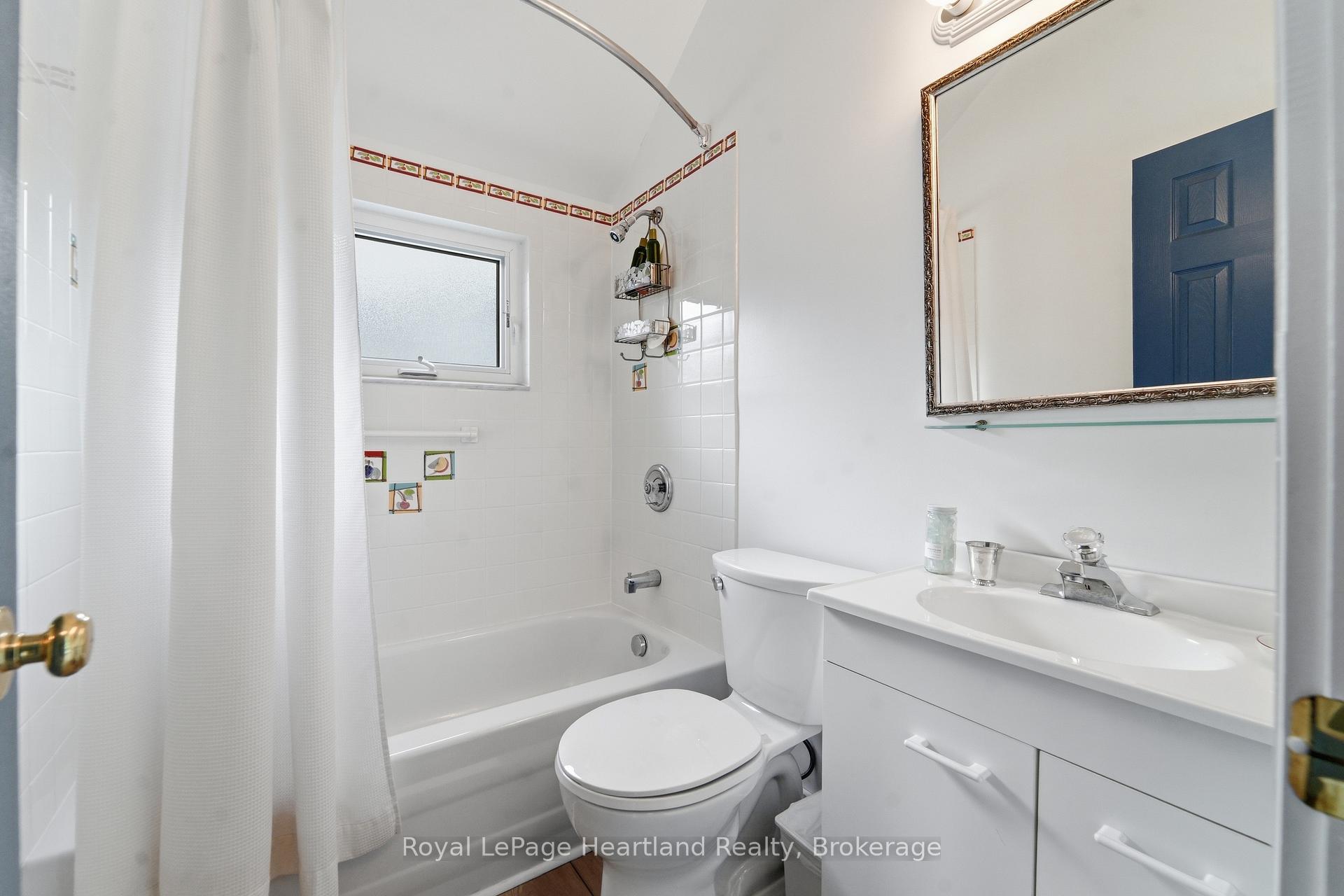 Photo 33 of 284 Elgin Avenue W, Goderich, Goderich (Town) — HOMEH
