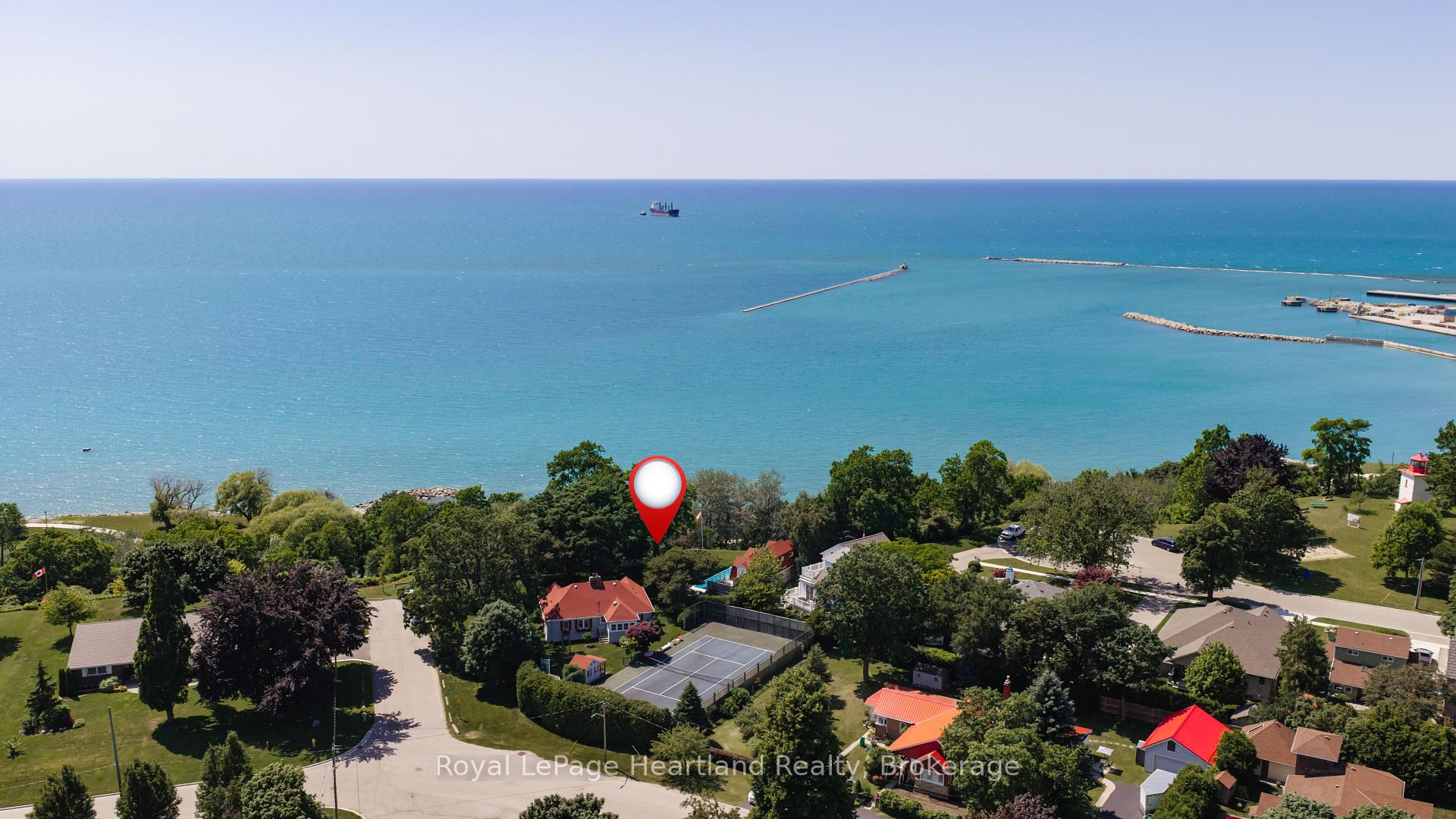 Photo 45 of 284 Elgin Avenue W, Goderich, Goderich (Town) — HOMEH