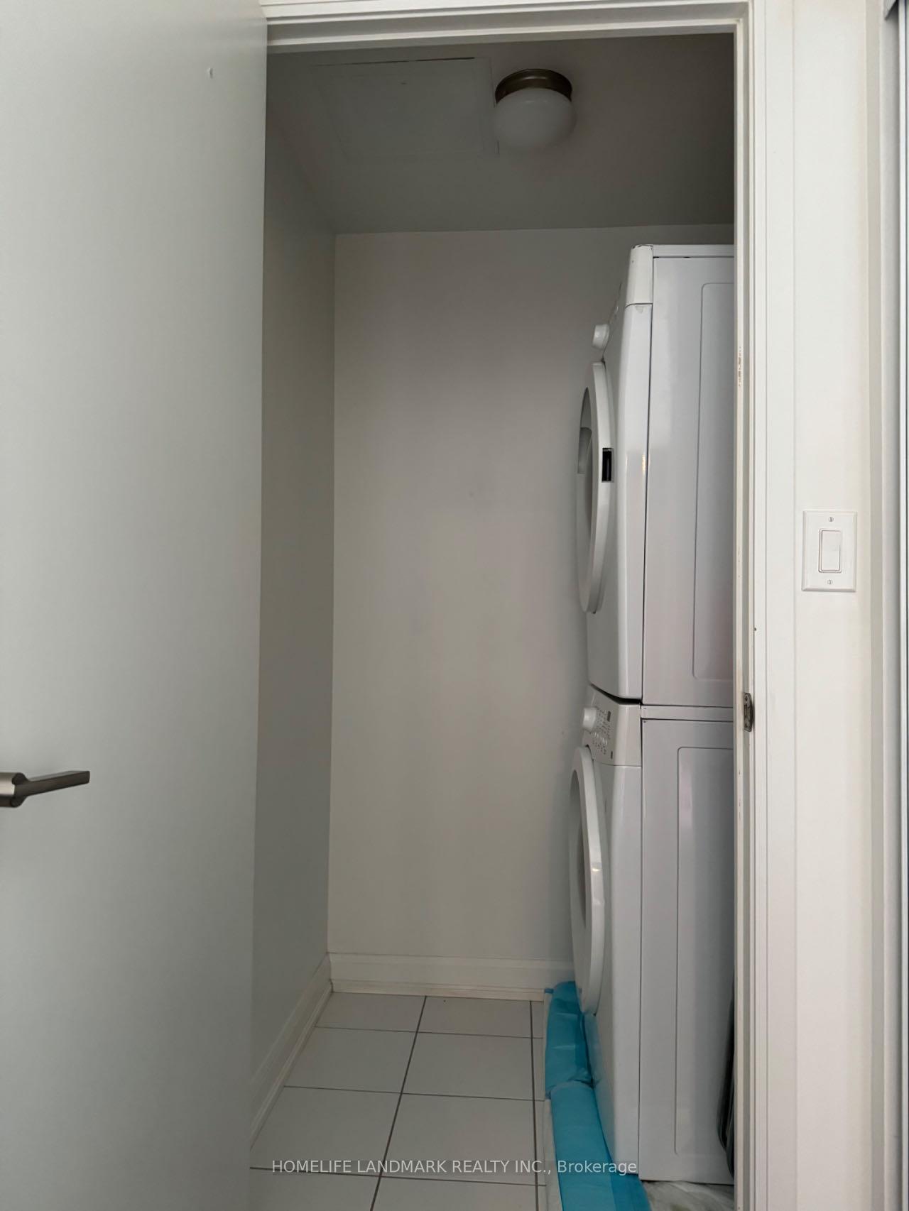 Photo 9 of Unit 3204, 11 Bogert Avenue, North York, Lansing-Westgate — HOMEH