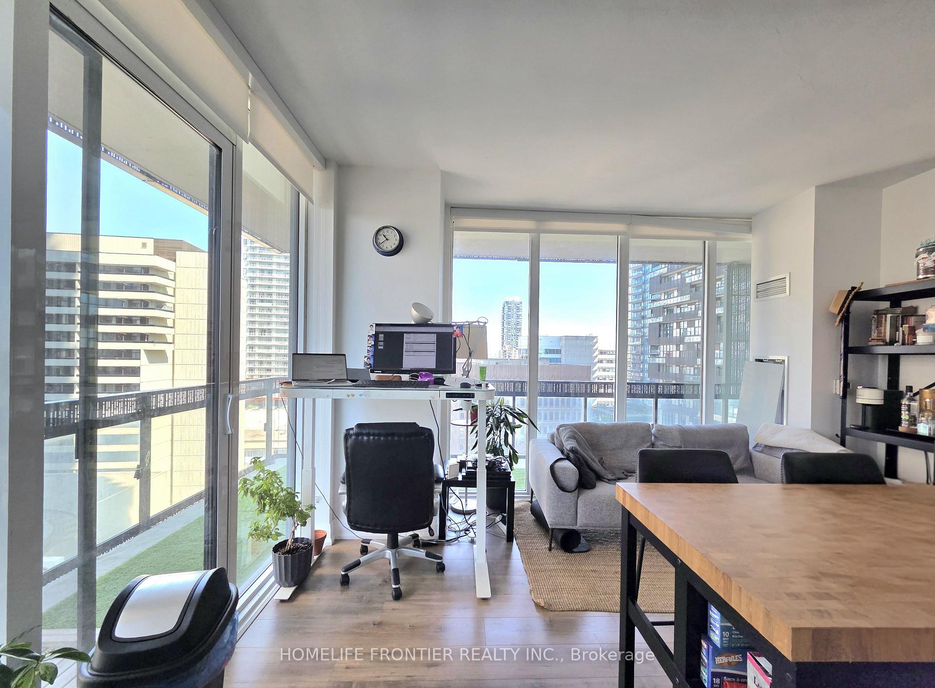 Photo 2 of Unit 905, 8 Eglinton Avenue, Toronto, Mount Pleasant West — HOMEH