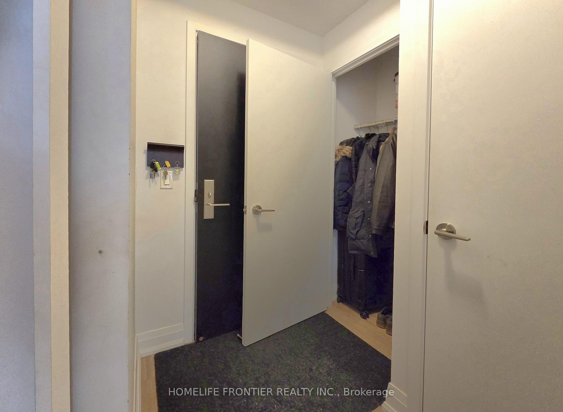 Photo 10 of Unit 905, 8 Eglinton Avenue, Toronto, Mount Pleasant West — HOMEH