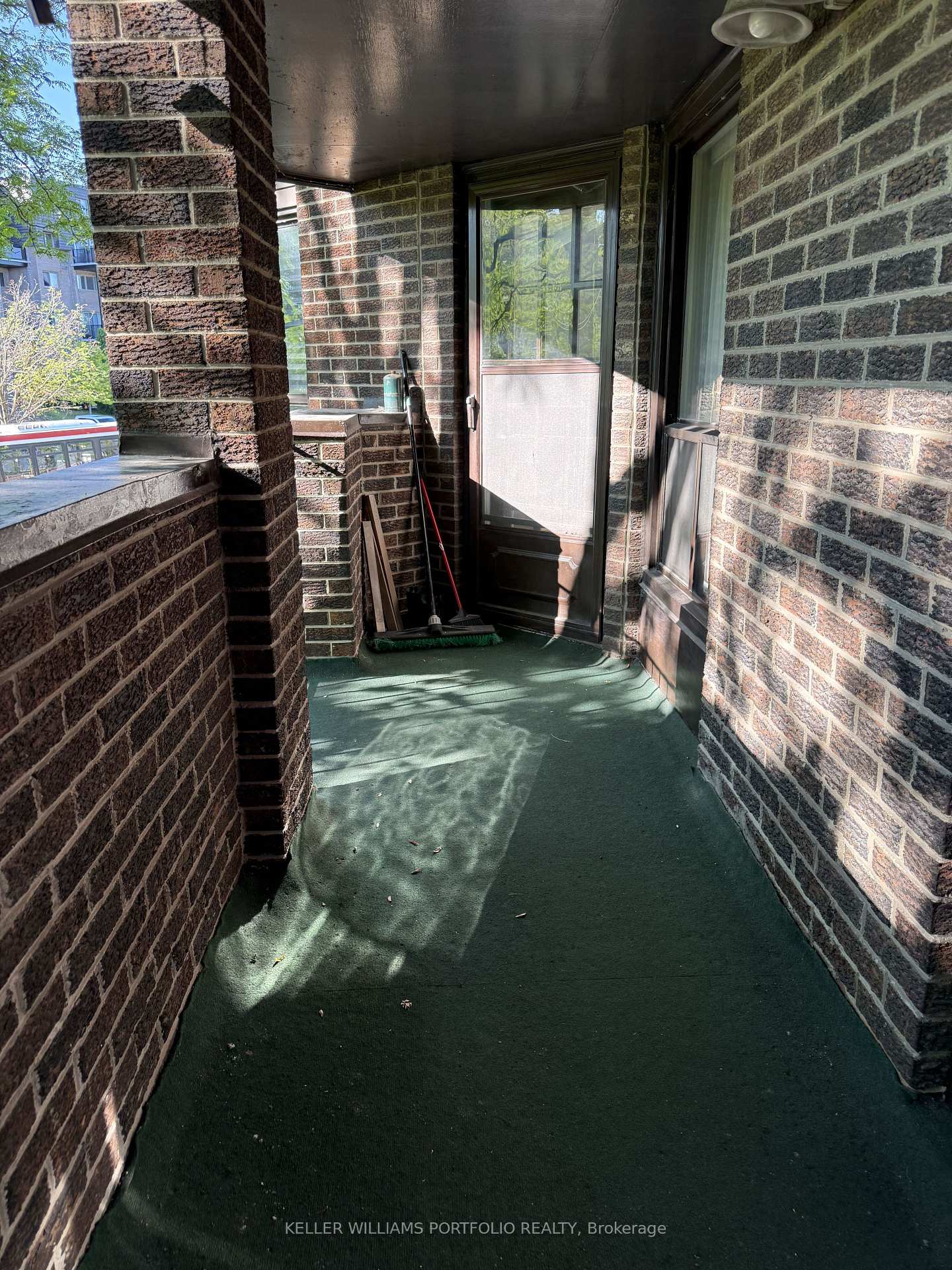 Photo 13 of 10 Lofty Hill Way, North York, Hillcrest Village — HOMEH