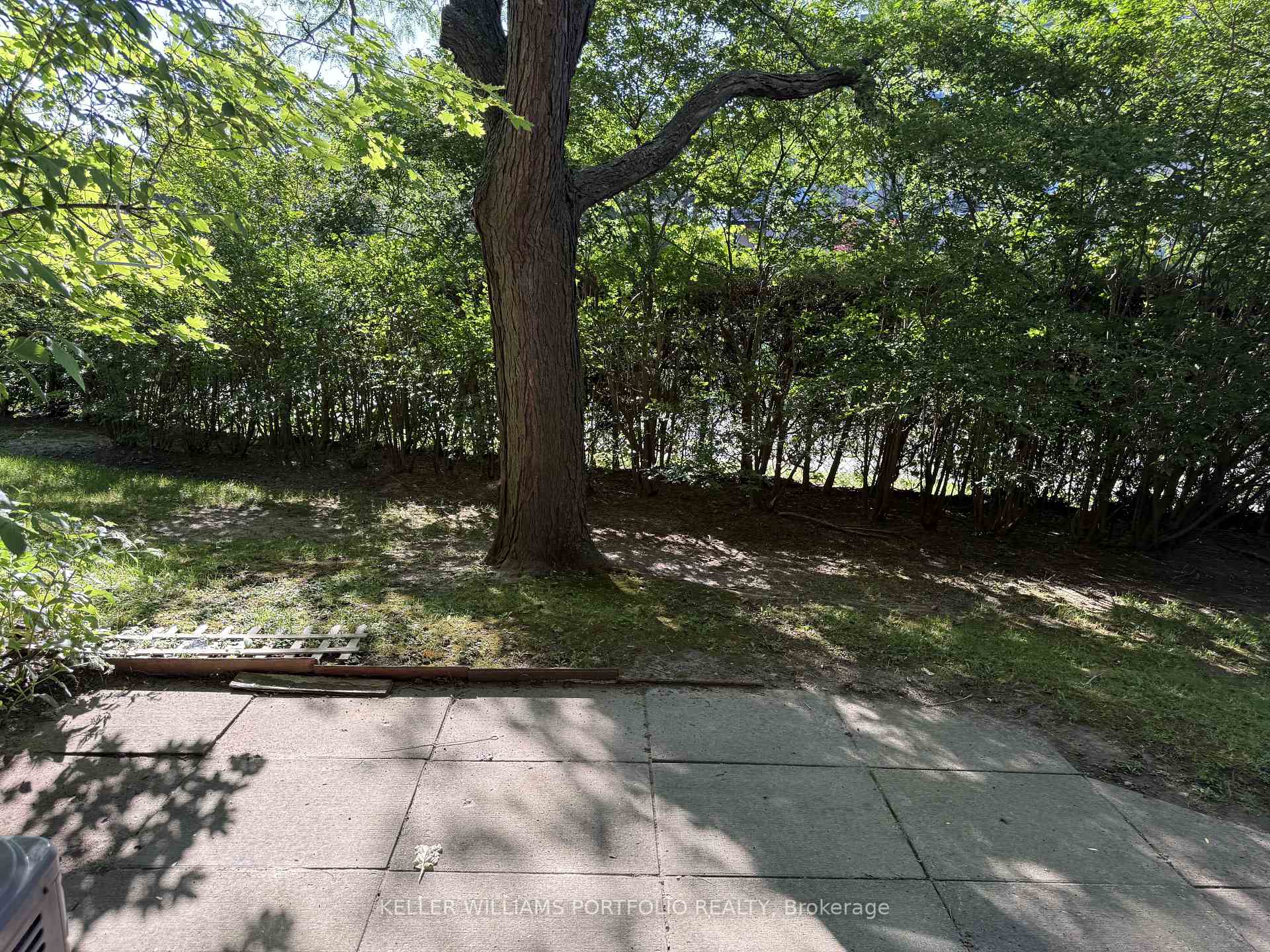 Photo 14 of 10 Lofty Hill Way, North York, Hillcrest Village — HOMEH