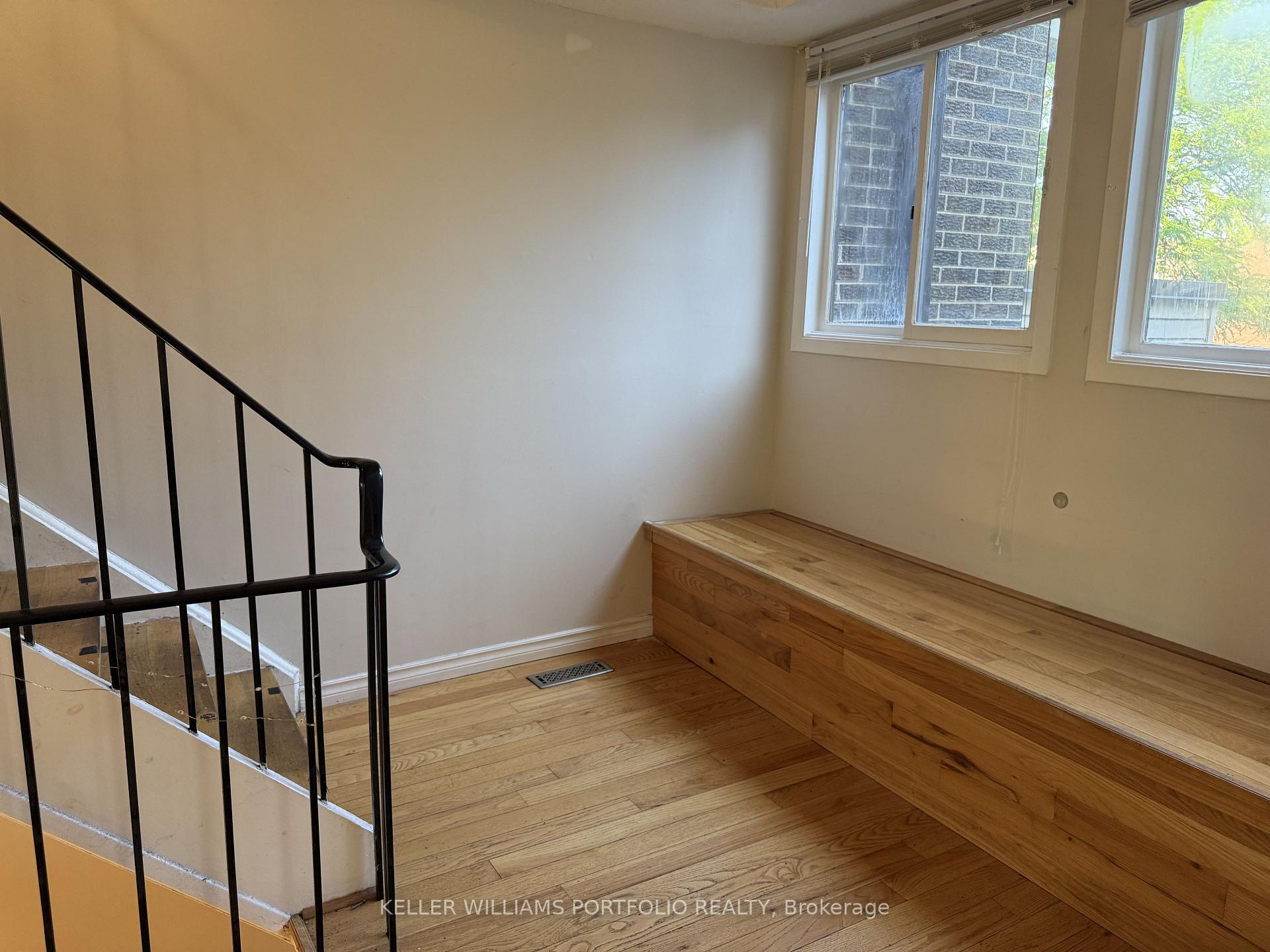 Photo 20 of 10 Lofty Hill Way, North York, Hillcrest Village — HOMEH