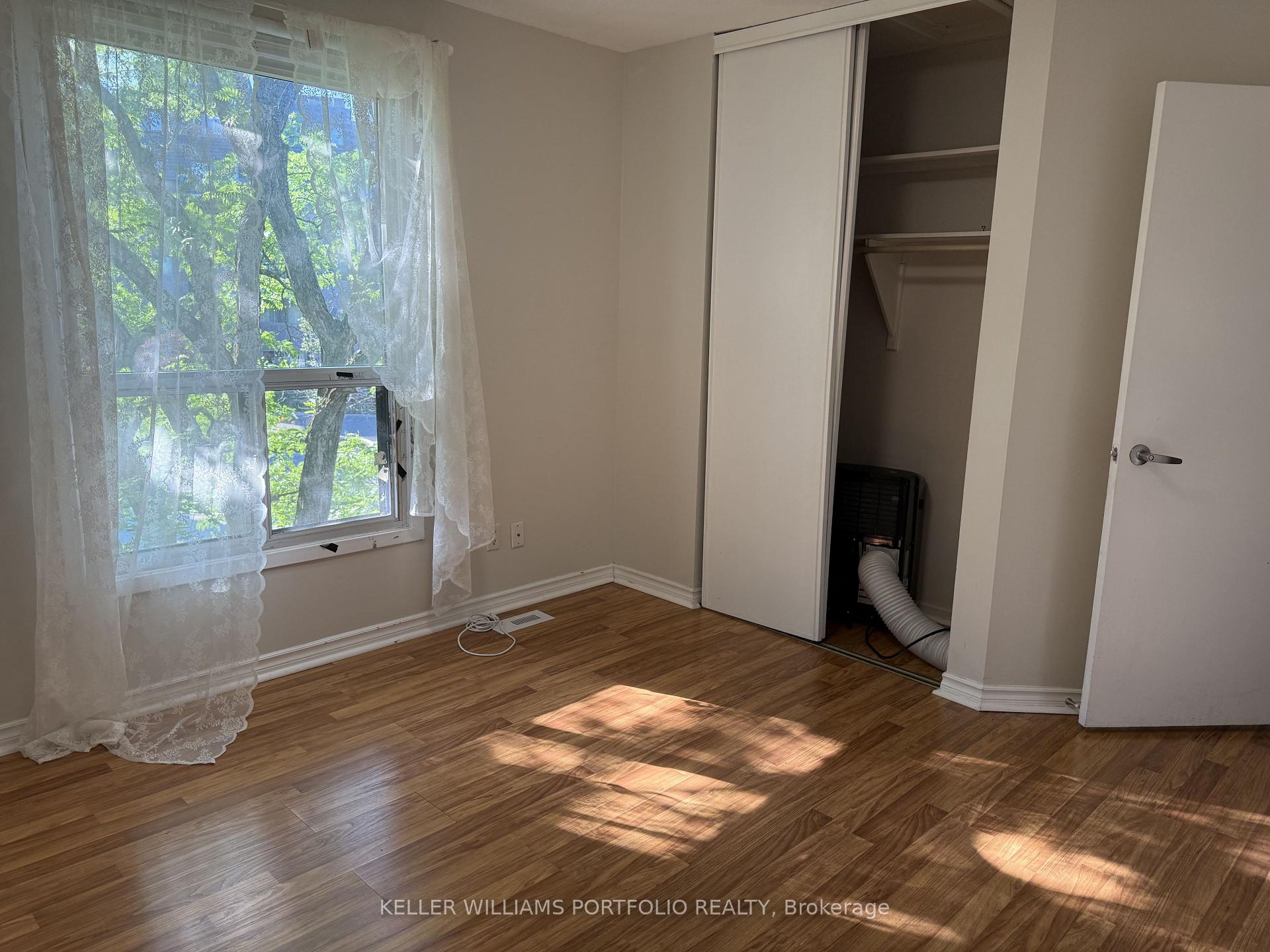 Photo 25 of 10 Lofty Hill Way, North York, Hillcrest Village — HOMEH