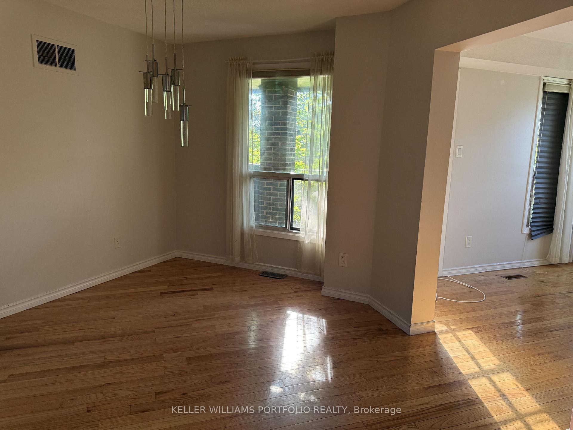 Photo 28 of 10 Lofty Hill Way, North York, Hillcrest Village — HOMEH