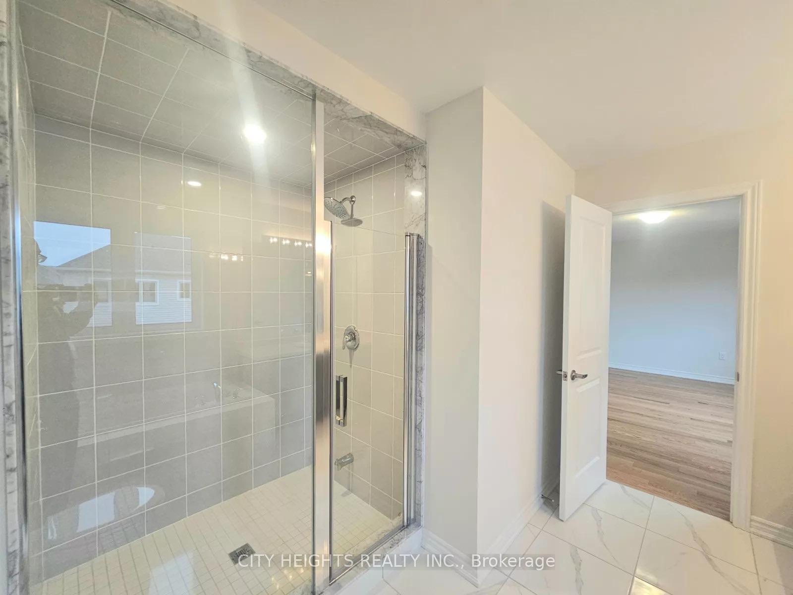 Photo 6 of 22 Hylton Drive, Barrie, Rural Barrie Southeast — HOMEH