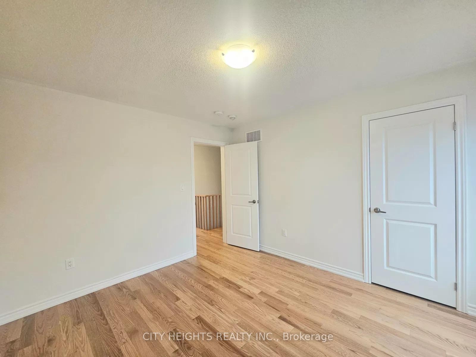 Photo 9 of 22 Hylton Drive, Barrie, Rural Barrie Southeast — HOMEH